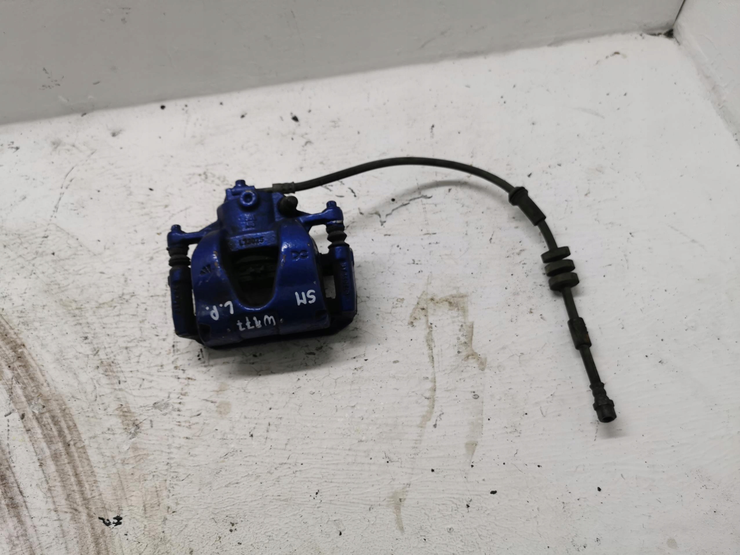 caliper brake left front MERCEDES A-KLASA W177