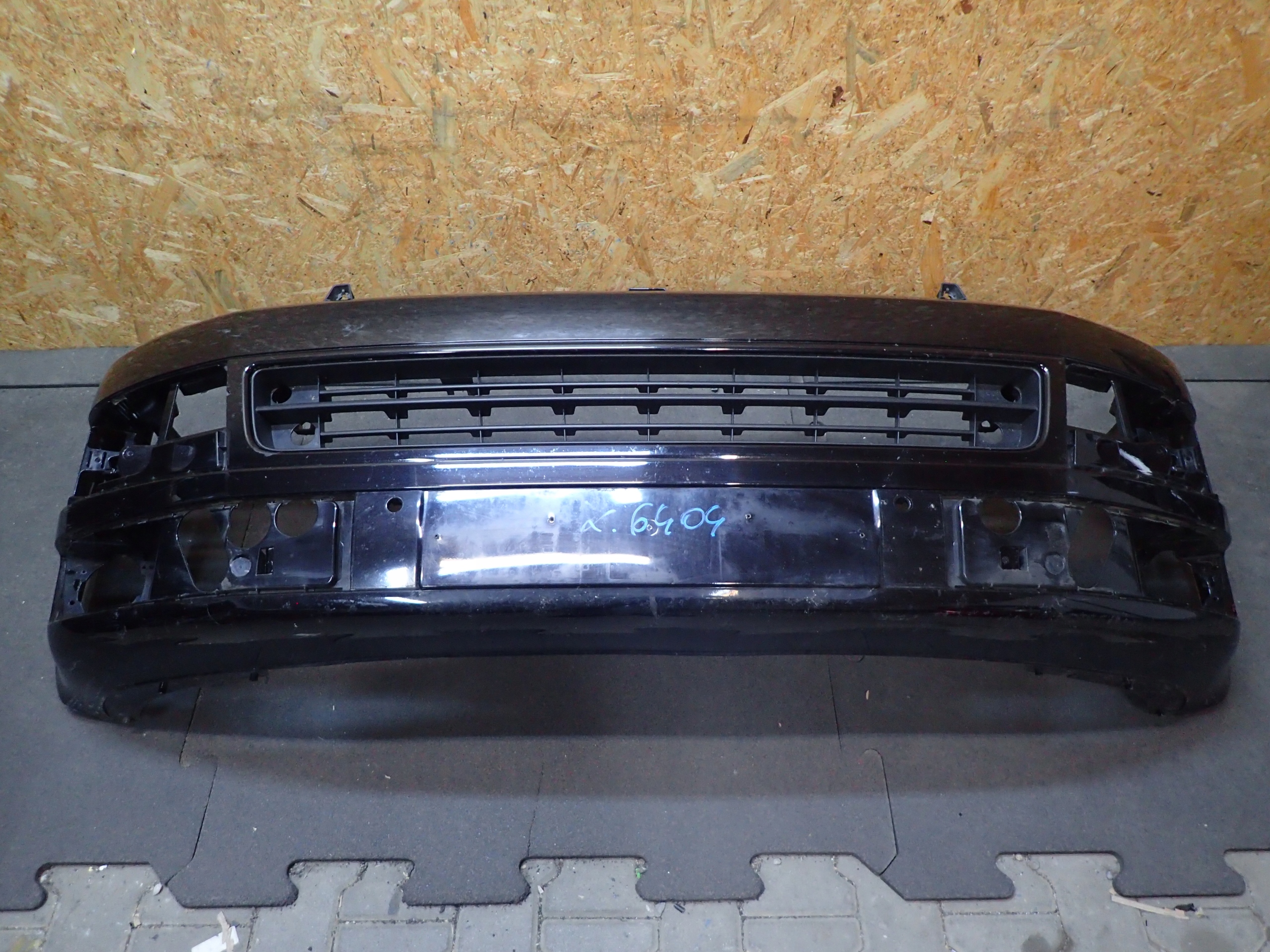 nárazník předek VW T5 LIFT