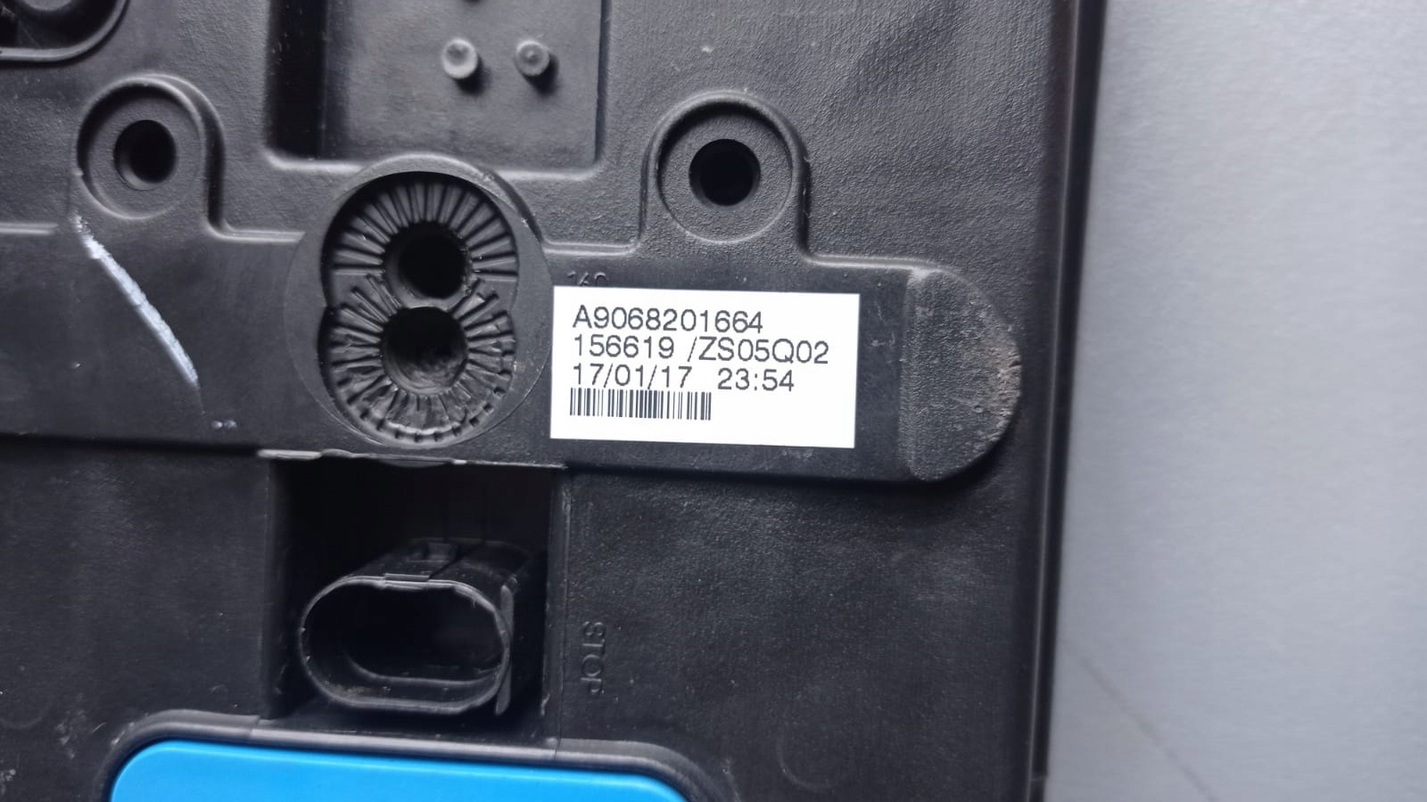 MERCEDES SPRINTER W906 17R light left rear part A9068201664