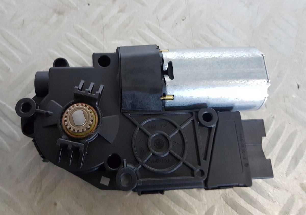 JK83-53508-AD JK8353508AD - Jaguar F-PACE X761 двигатель люк жалюзи