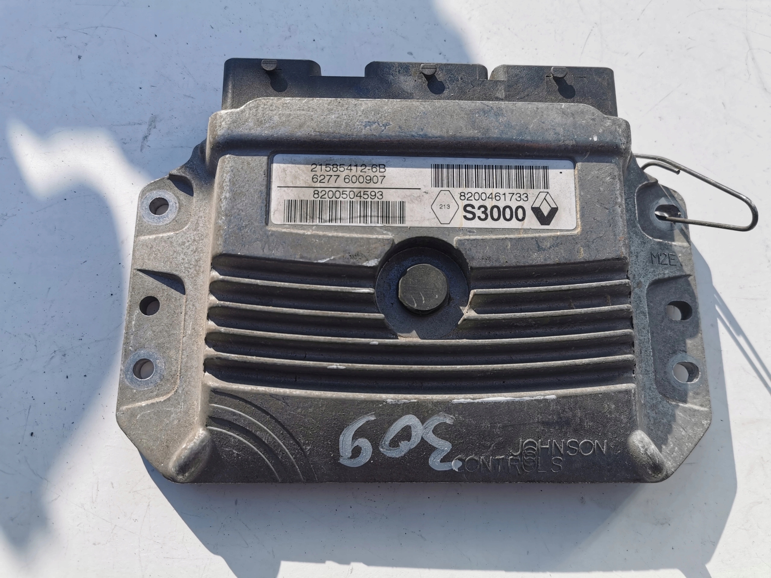 RENAULT CLIO 1.4B 21585412-6B 8200504593 computer
