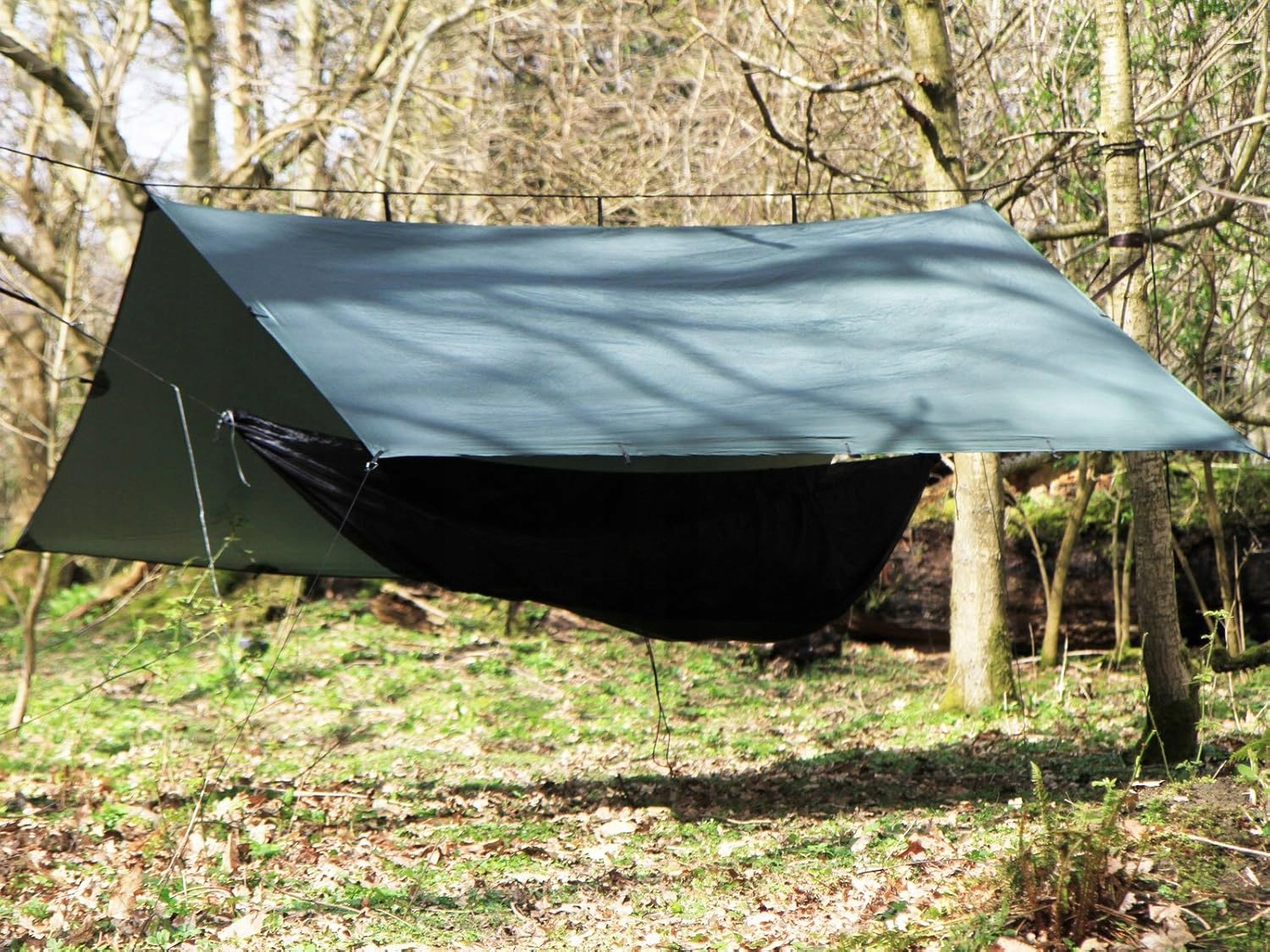 Plachta DD Hammocks SuperLight Tarp 3x2,9 m, lehká a kompaktní