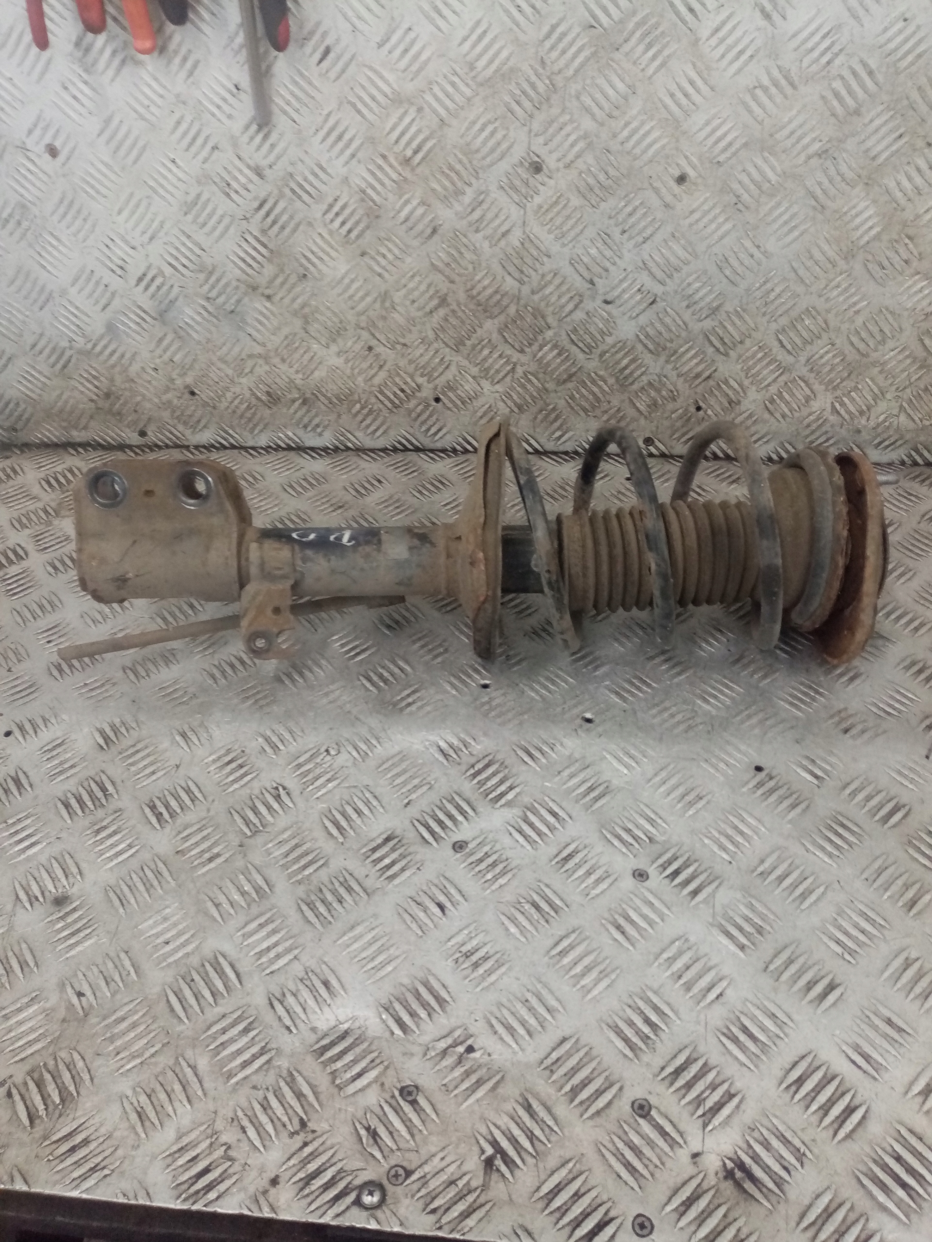 MCPERSON right front front TOYOTA AVENSIS 2