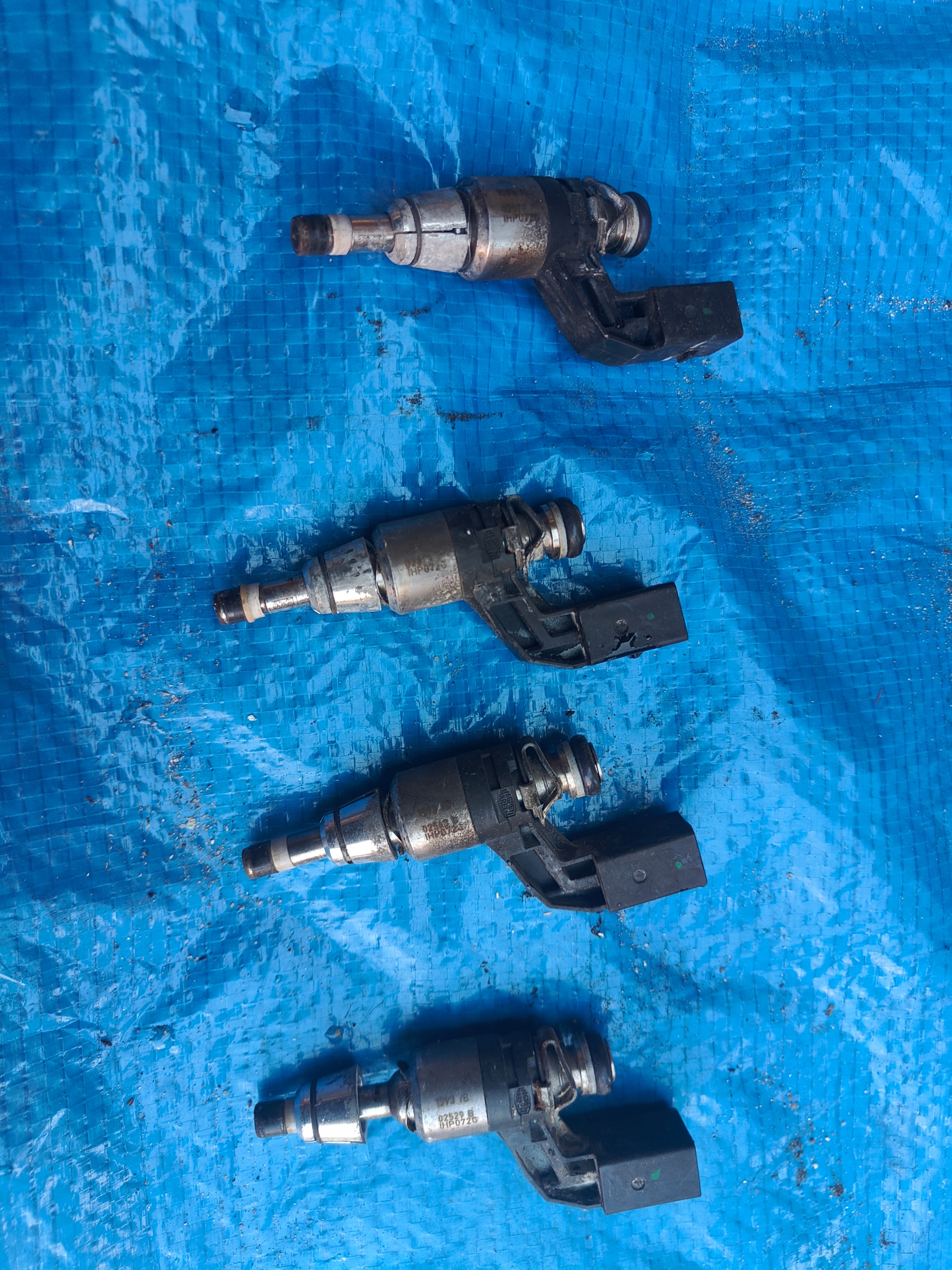 VW PASSAT B7 1.4 TSI WTRYSKIWACZ PALIWA 03C906036J