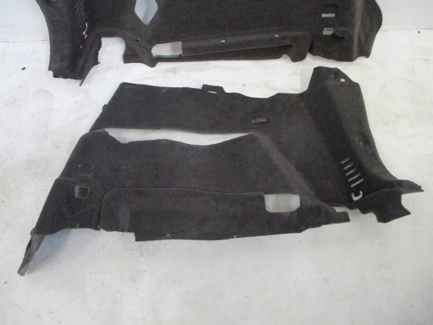 BOCZEK BAGAZNIKA RENAULT ESPACE V braz Part manufacturer Renault original OE