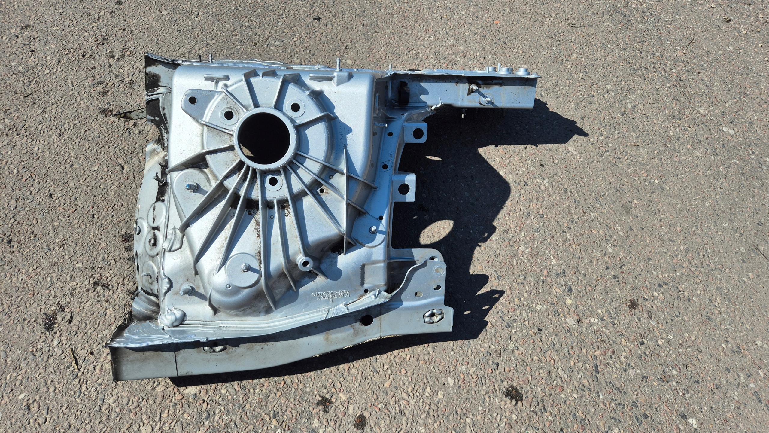 quarter front front right 775 MERCEDES C W205
