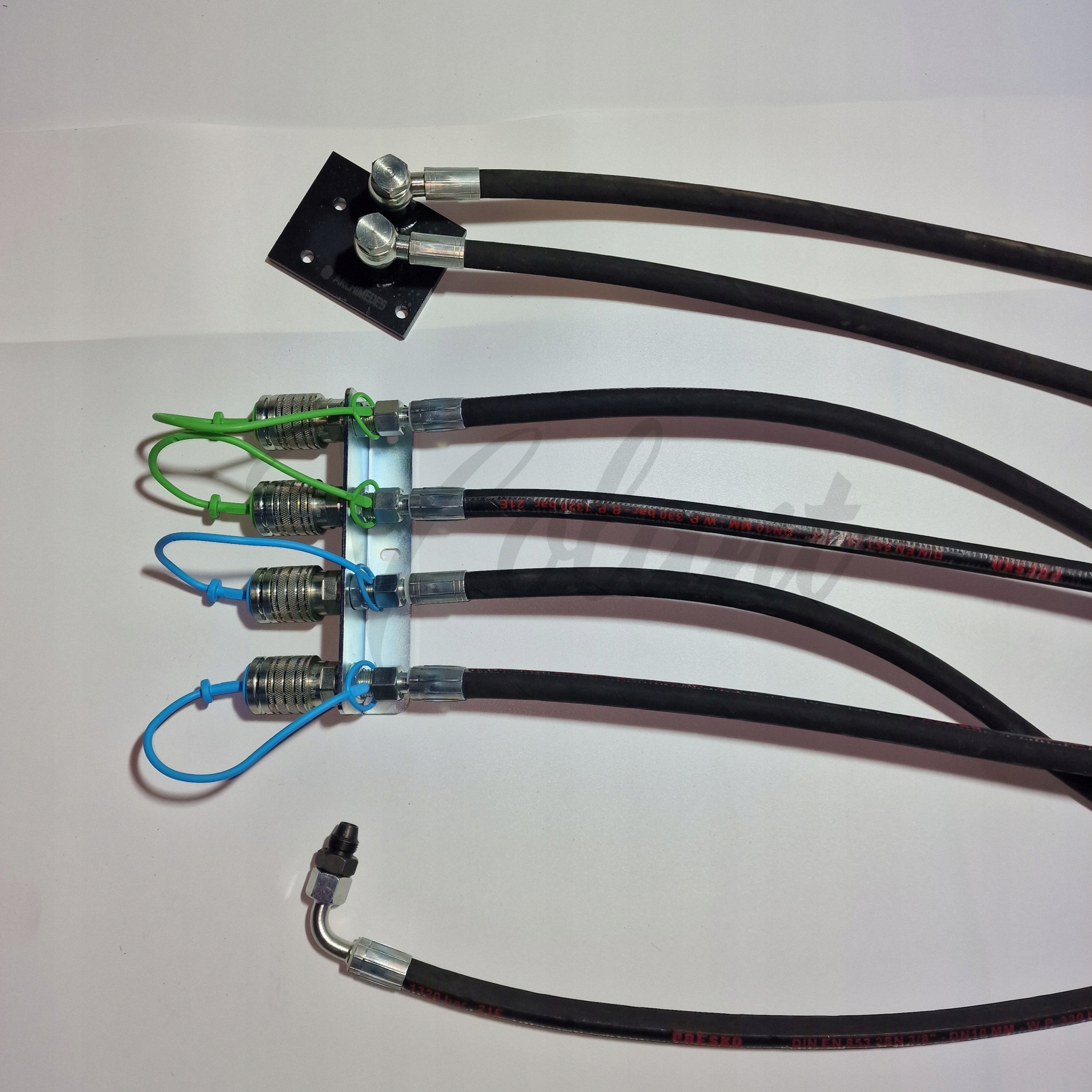 ROZDZIELACZ 3 SEKCJE ZEWNĘTRZNY C-330 2x PŁYWAJĄCE 3 SEKCJE HYDRAULICZNY Producent części Volant