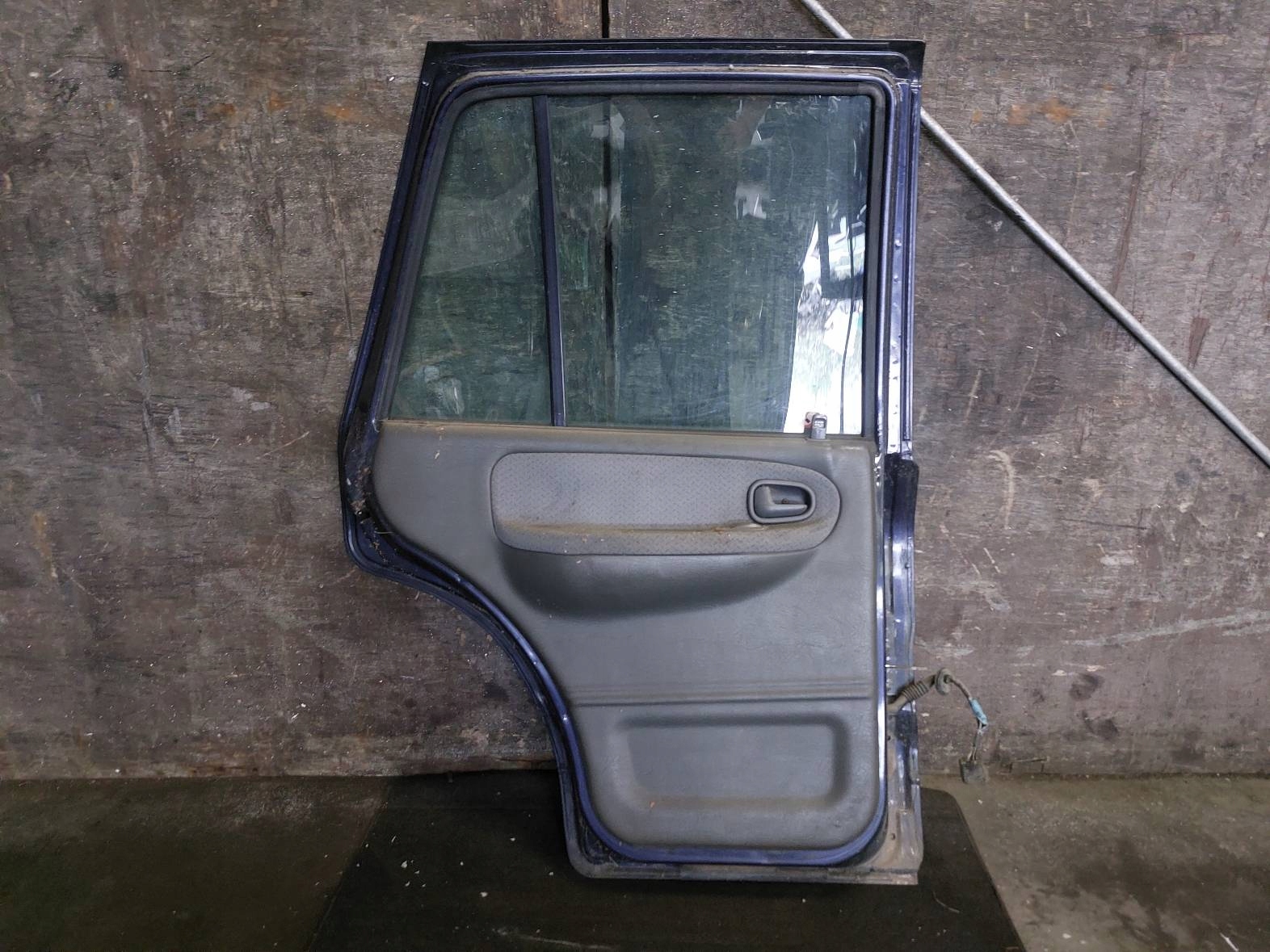door complete left rear part KIA SPORTAGE and B4