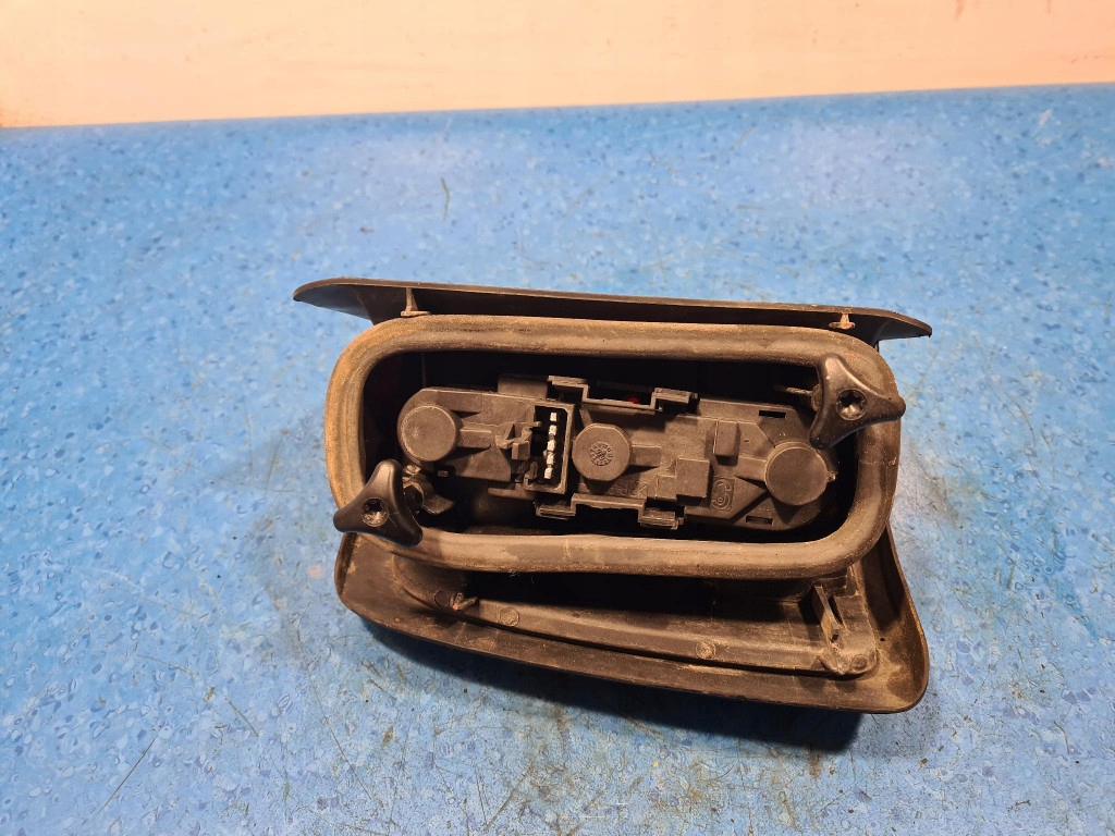 peugeot 806 фонарь правый внешний