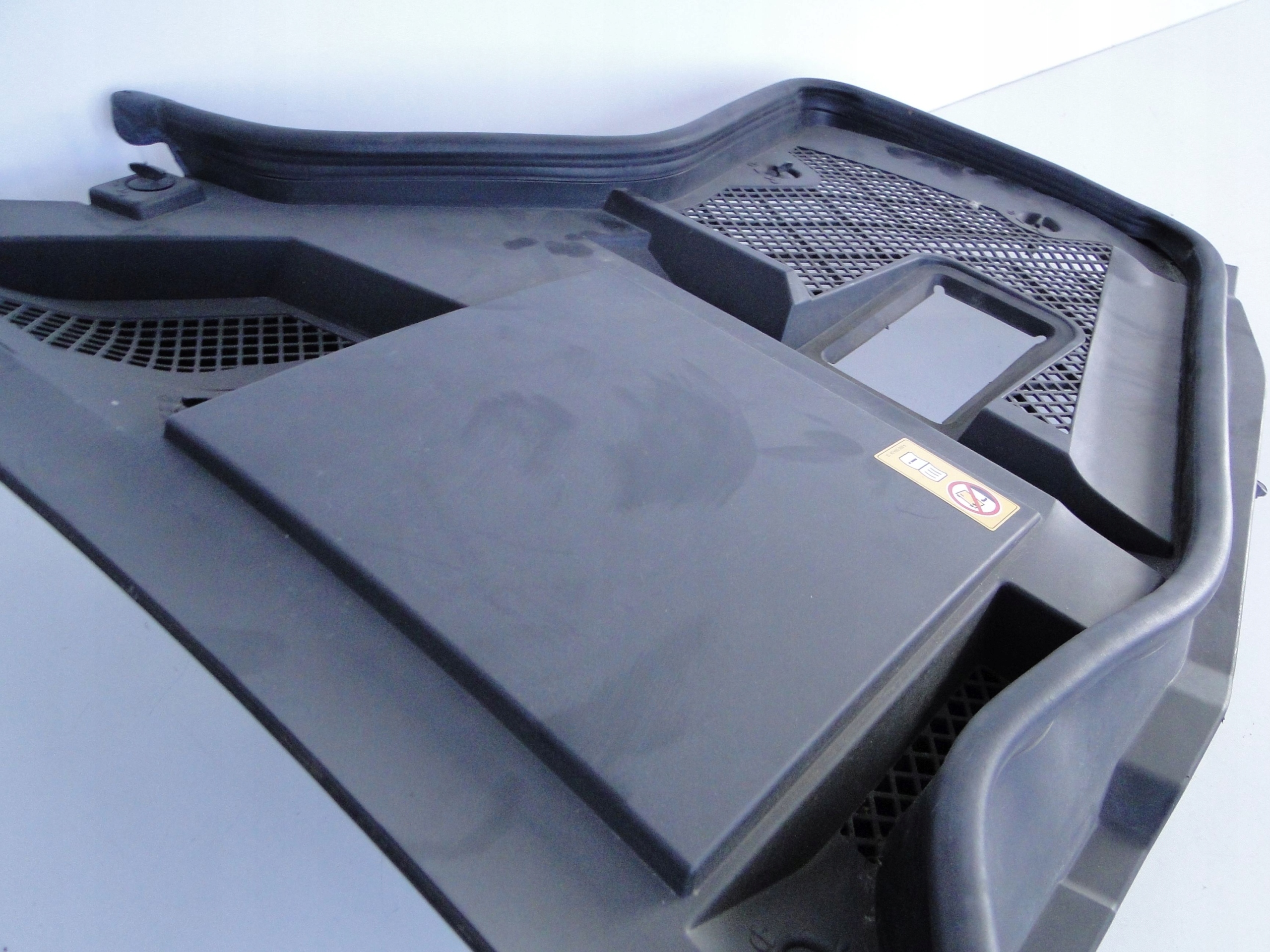 MERCEDES C KLASA 205 W205 PODSZYBIE PRAWE Wersja Europejska