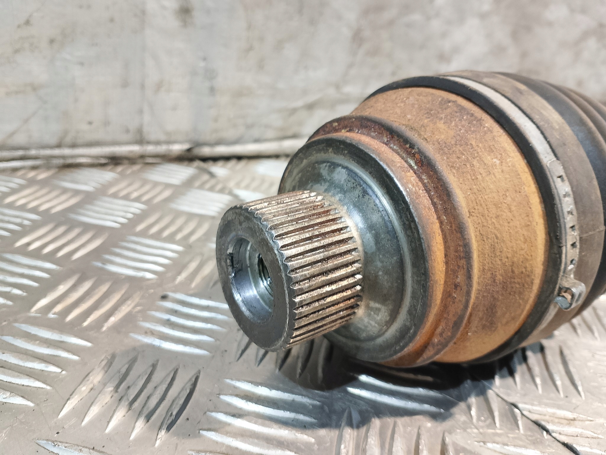 semi-axis front AUDI A4 B8 2.0 TDI 143 KM