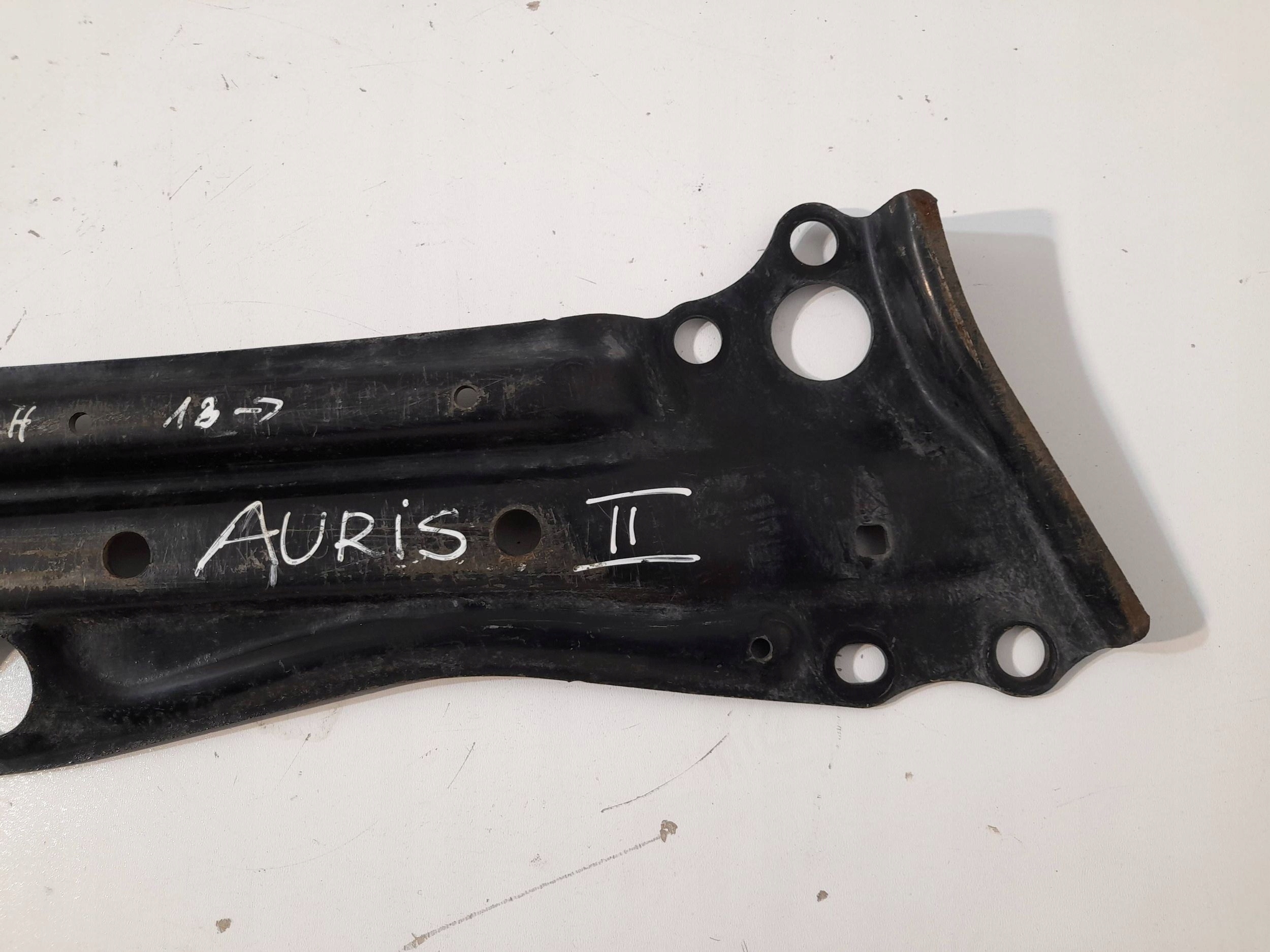 Toyota Auris II E180 console holder pillar (D2)