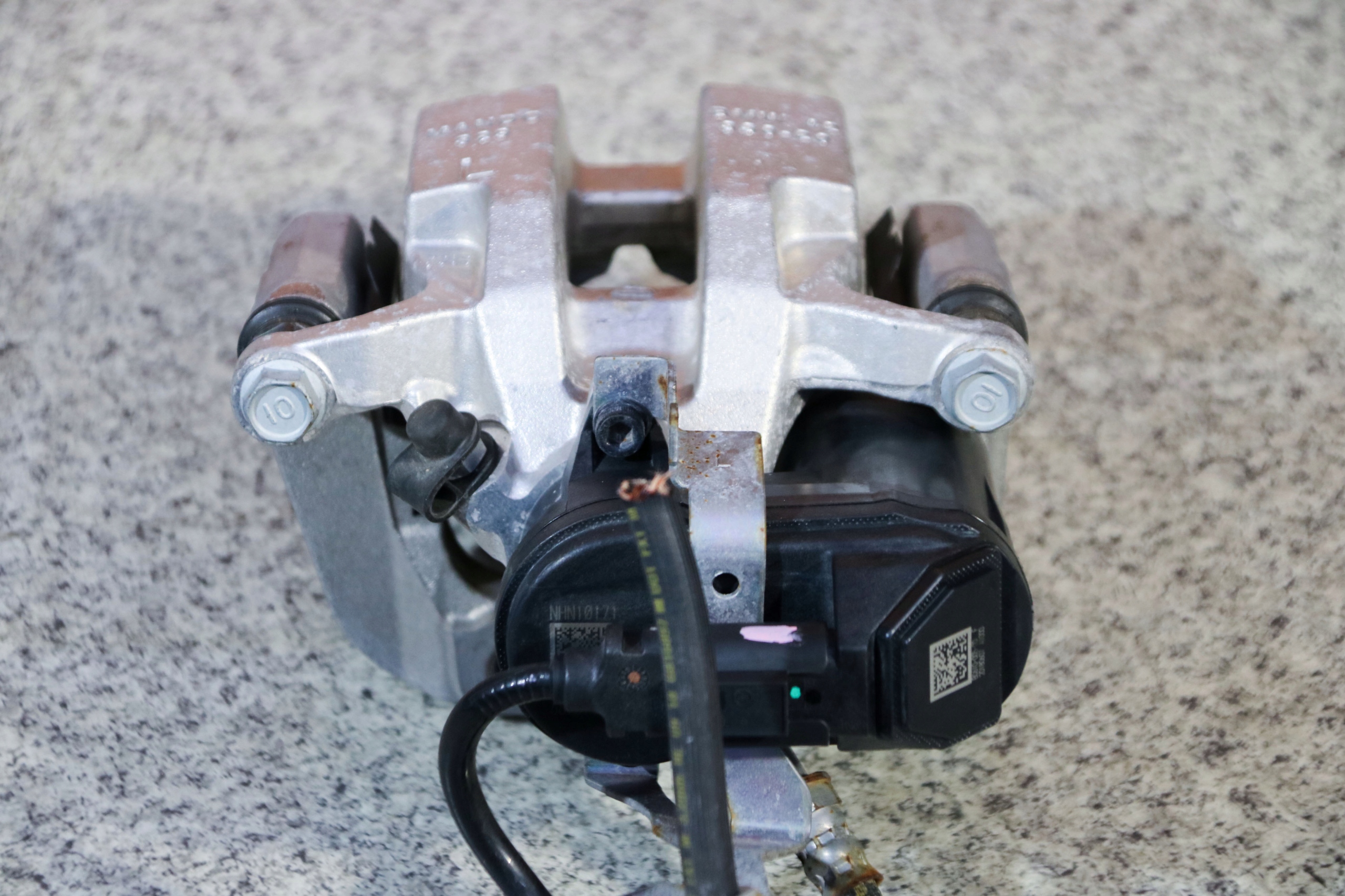 BMW G20 G21 caliper brake left rear part rear 42/20/330 9 km !!!