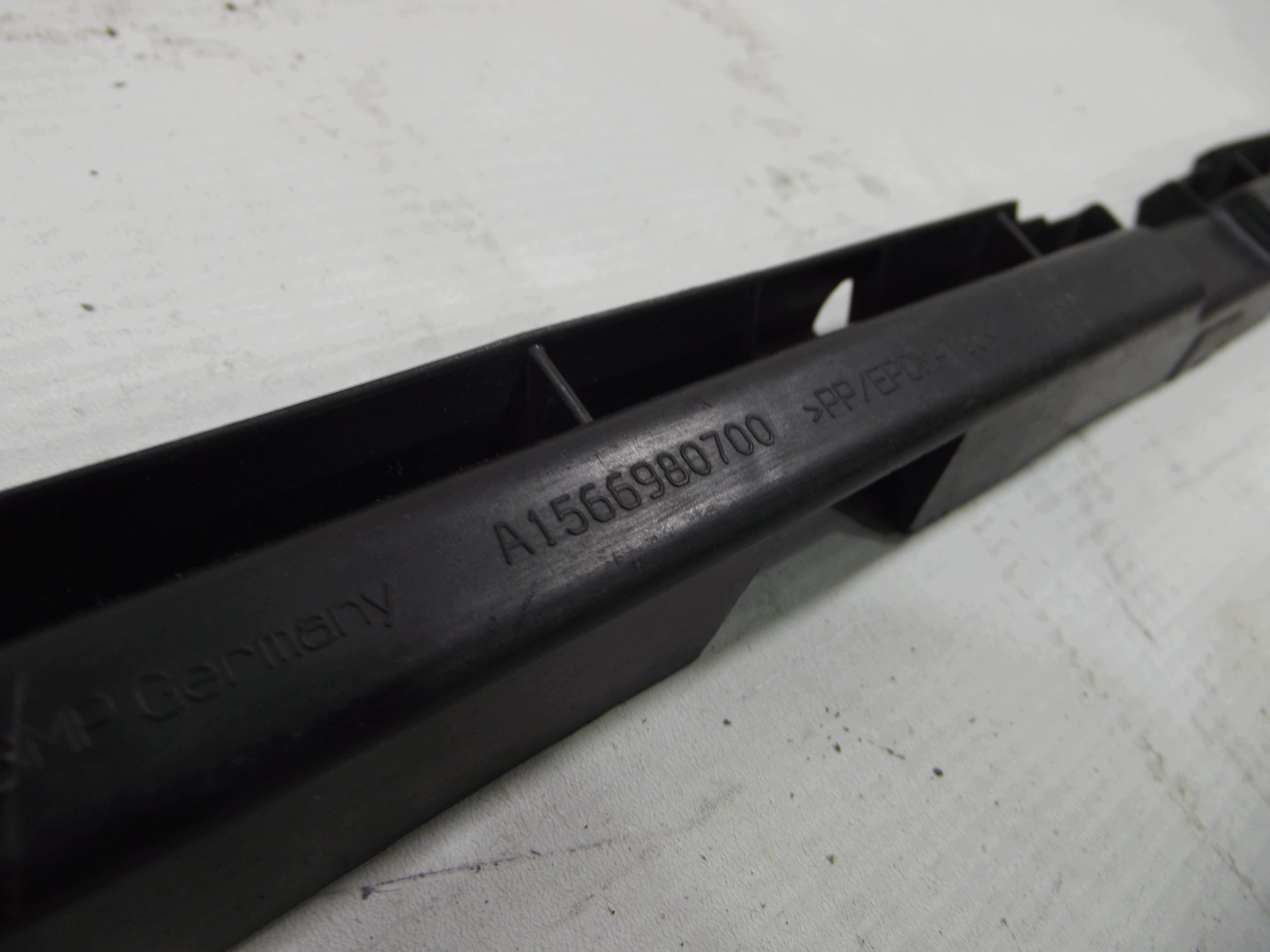 Mercedes GLA W156 support mouldings progowej left A1566980700