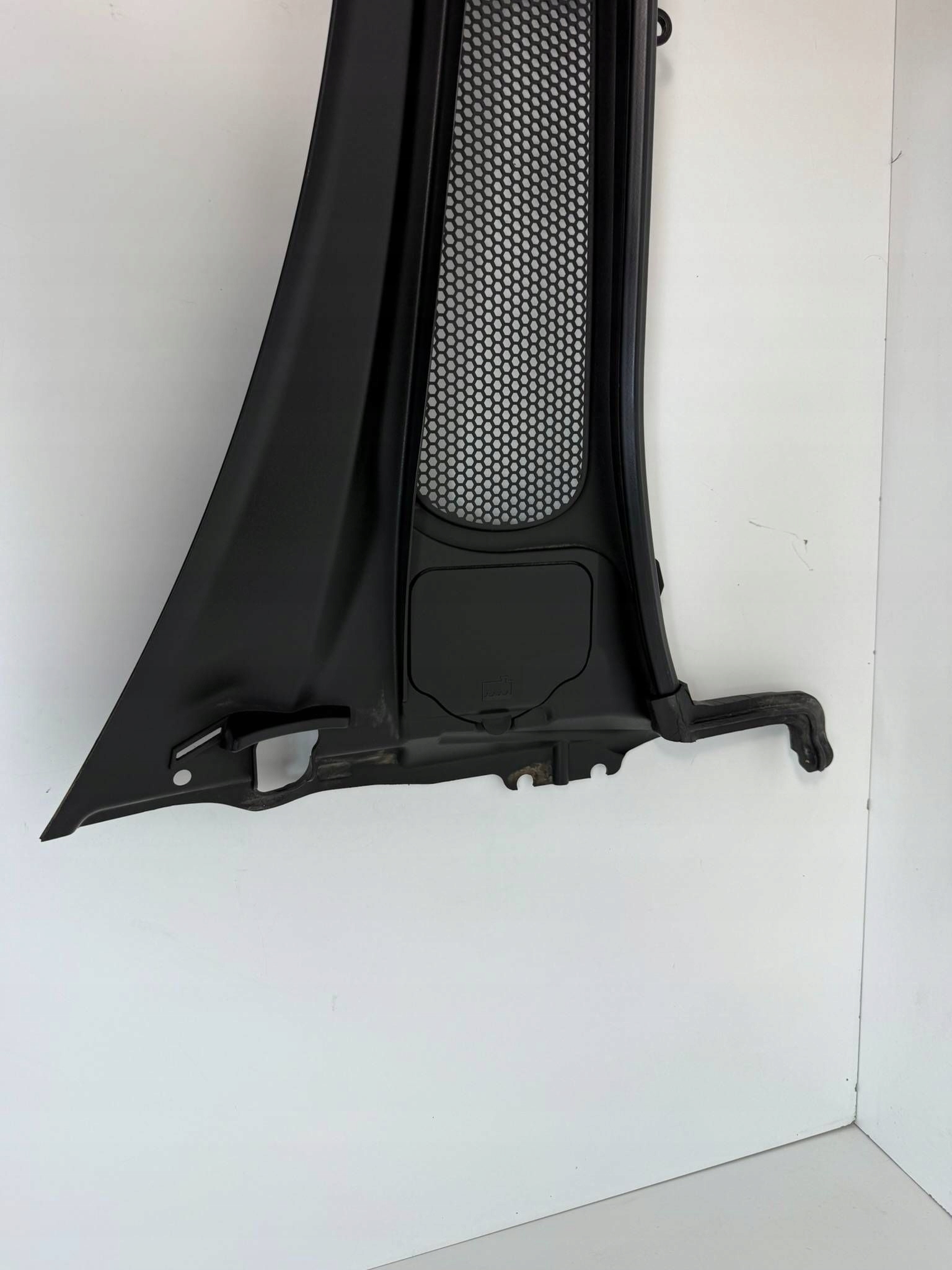 Volvo V60 II torpedo front 31479548