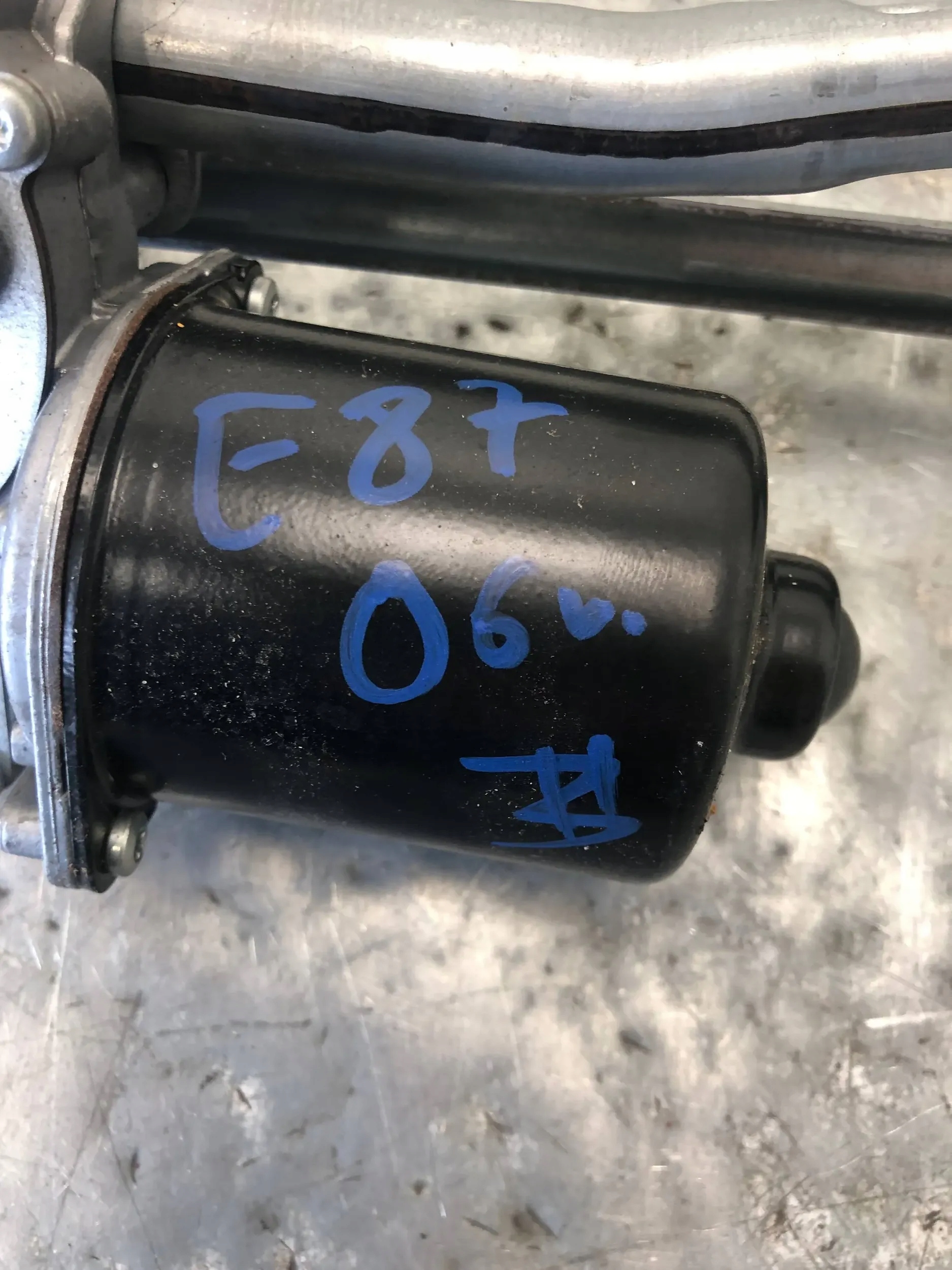 wiper mechanism BMW E87 7193036
