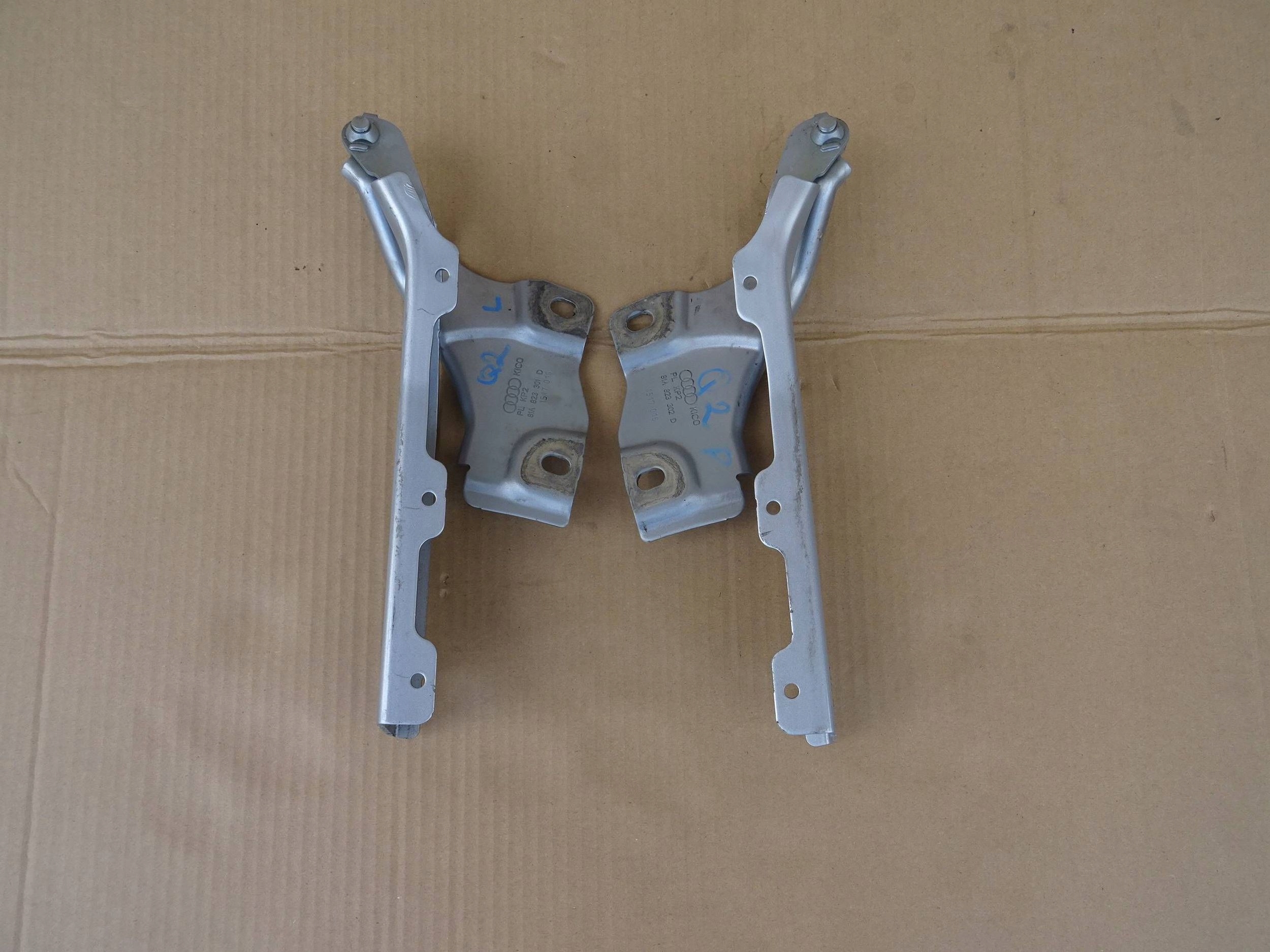 Audi Q2 zawiasy maski 81A823301D 81A823302D