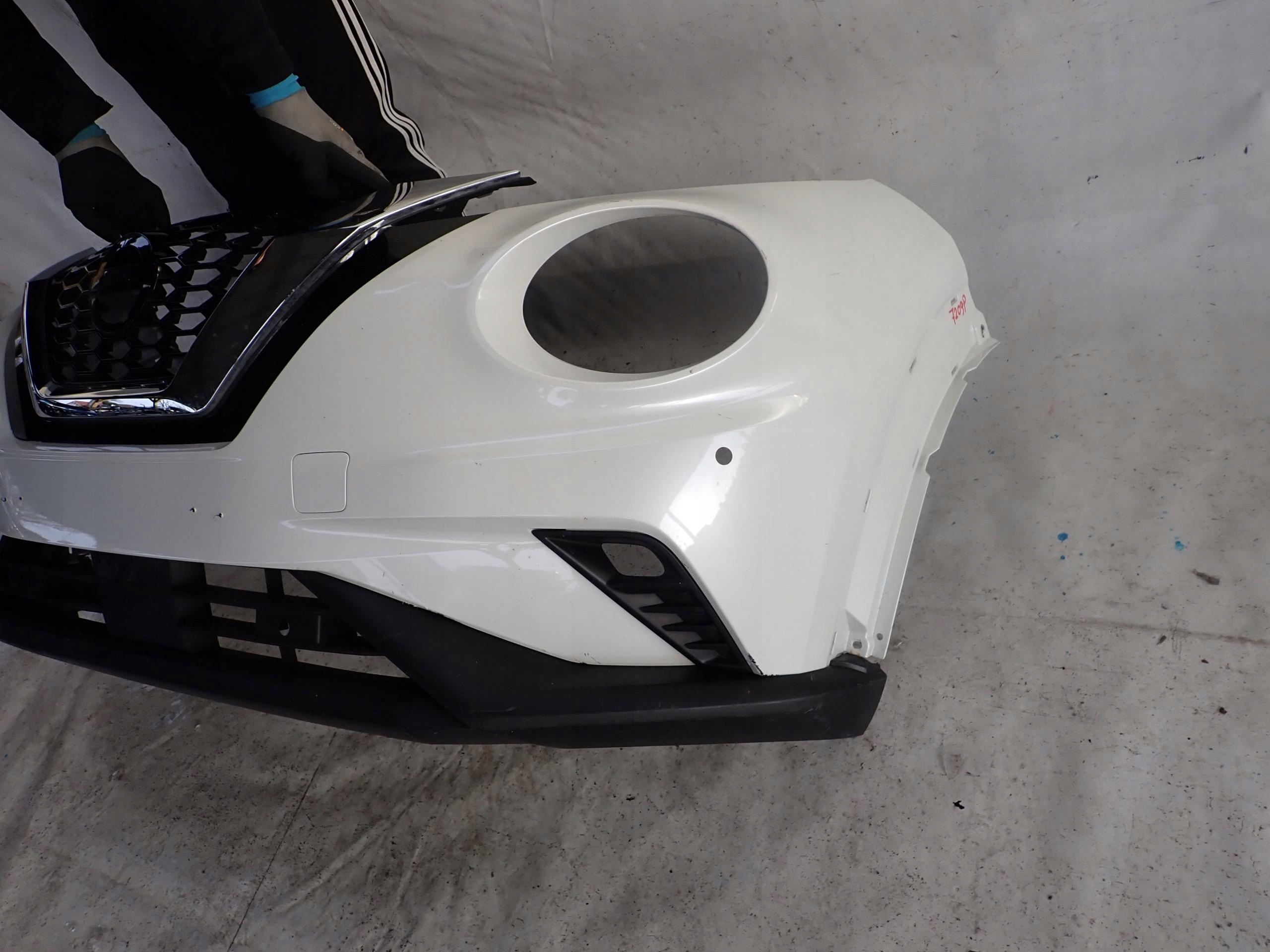 NISSAN JUKE II 2 19-> bumper front front PDC