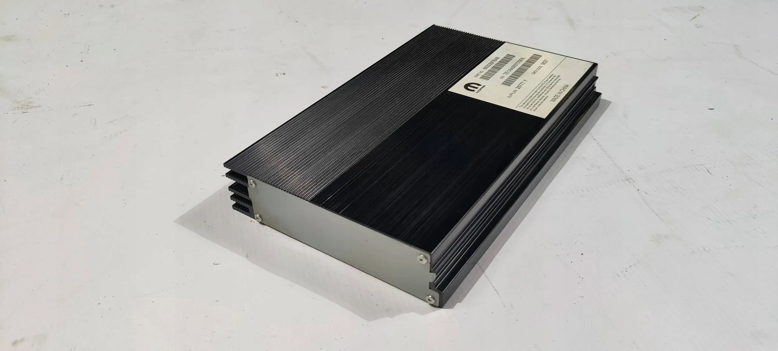 amplifier audio amplituner Dodge Charger, Challenger, Chrysler 300 2015