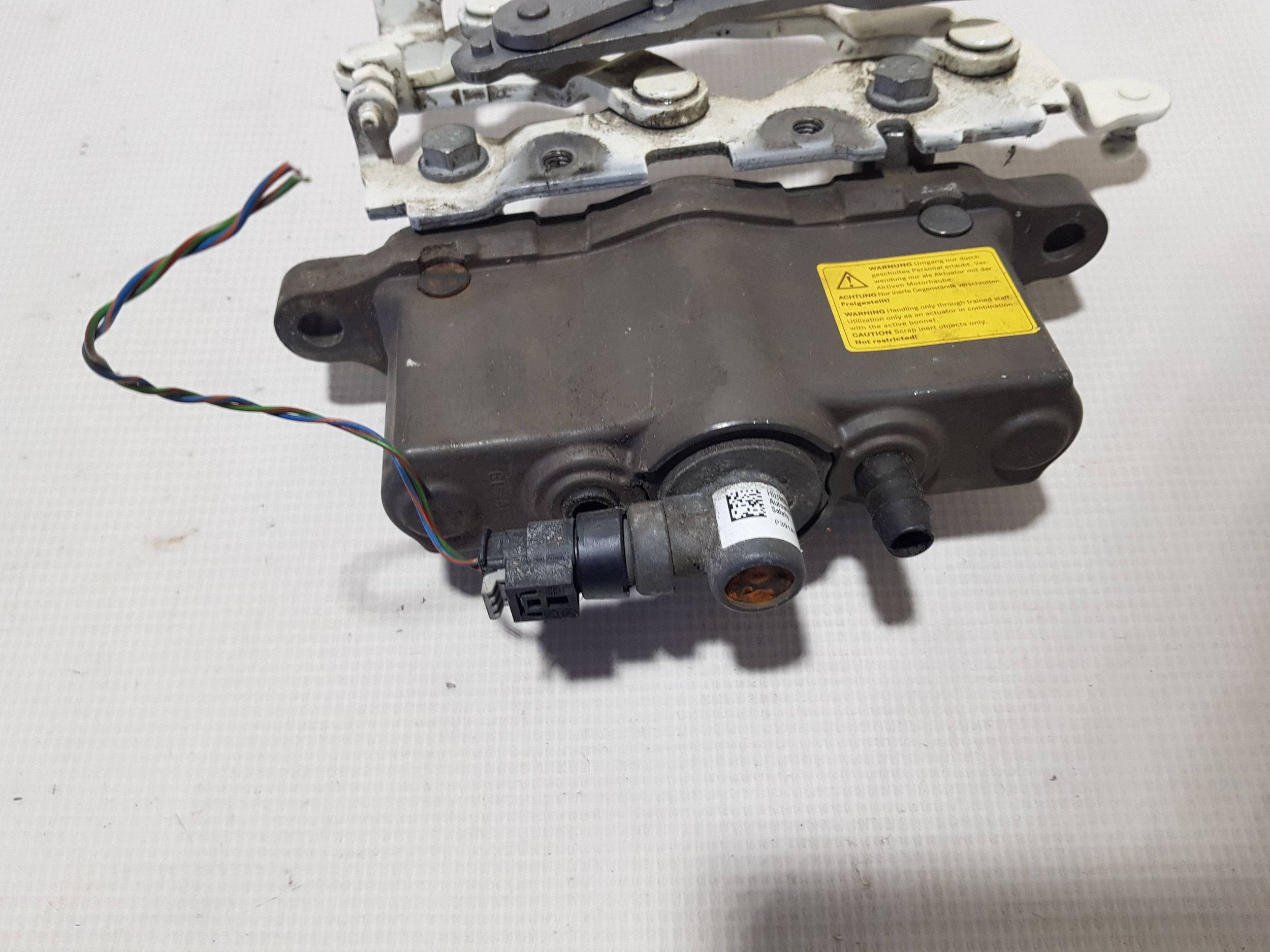 hinge NABOJ bonnets left MERCEDES W212 LIFT 2129067701