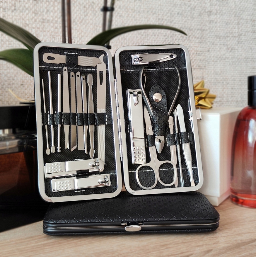ZESTAW DO PAZNOKCI DO MANICURE PEDICURE 20 ELEMENTÓW ETUI Kod producenta vess