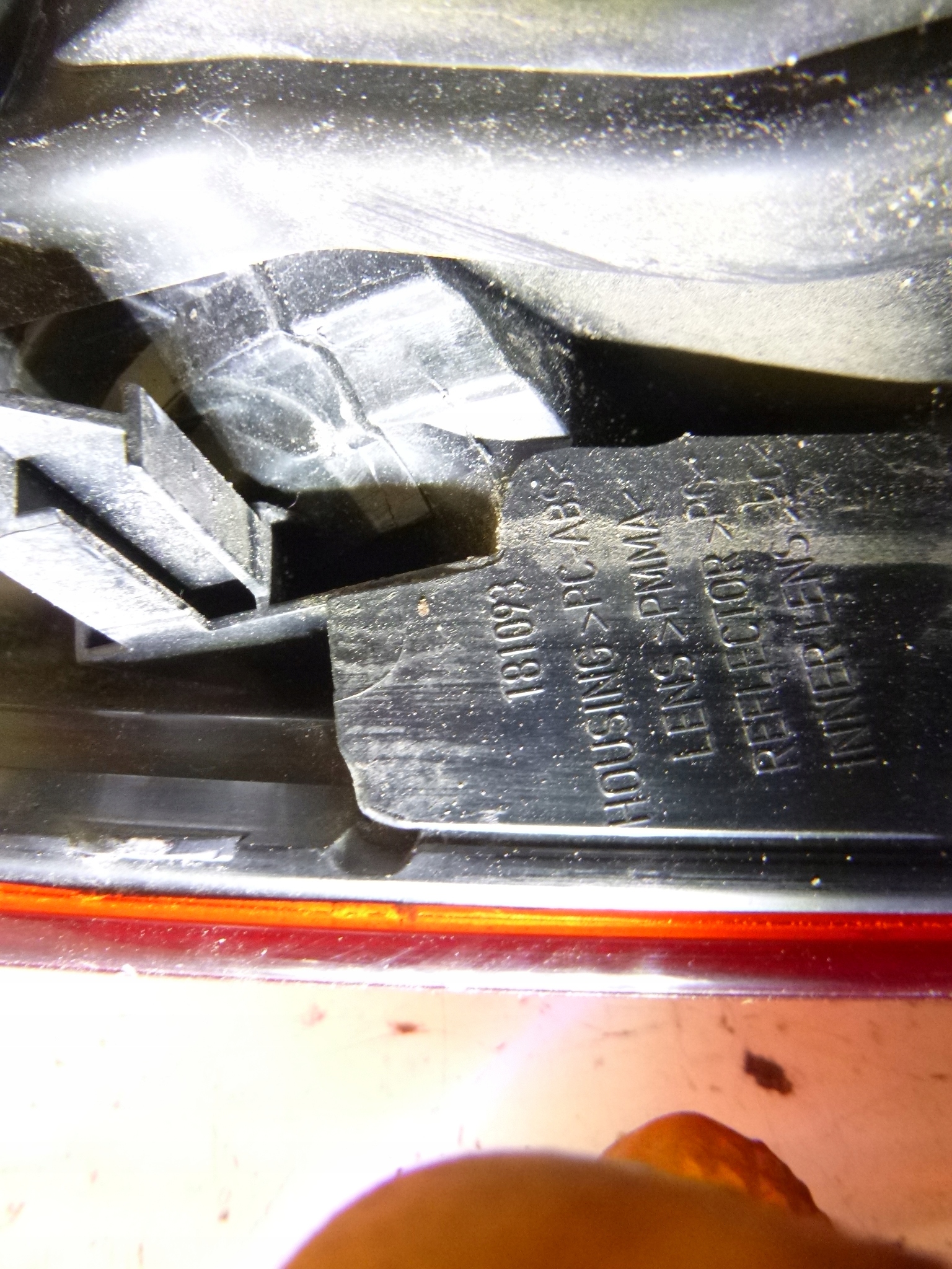 light rear Renault Twingo II Lift 2013r. 181093