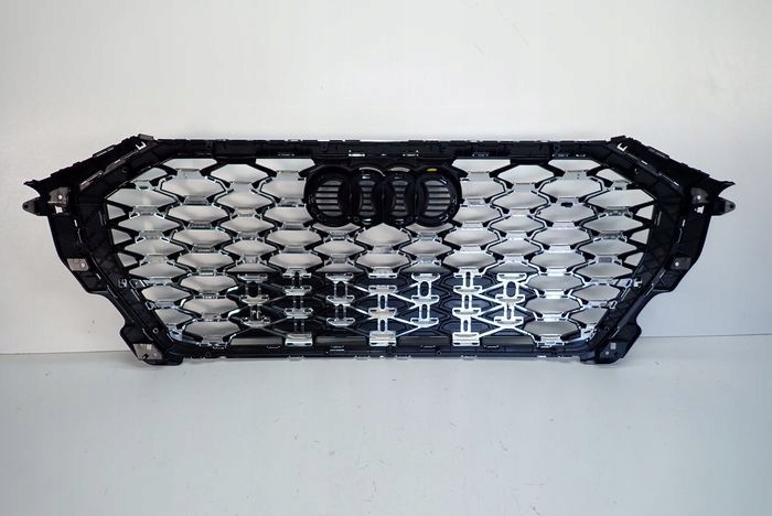 AUDI Q3 II S-LINE 18- grille 83F853651B