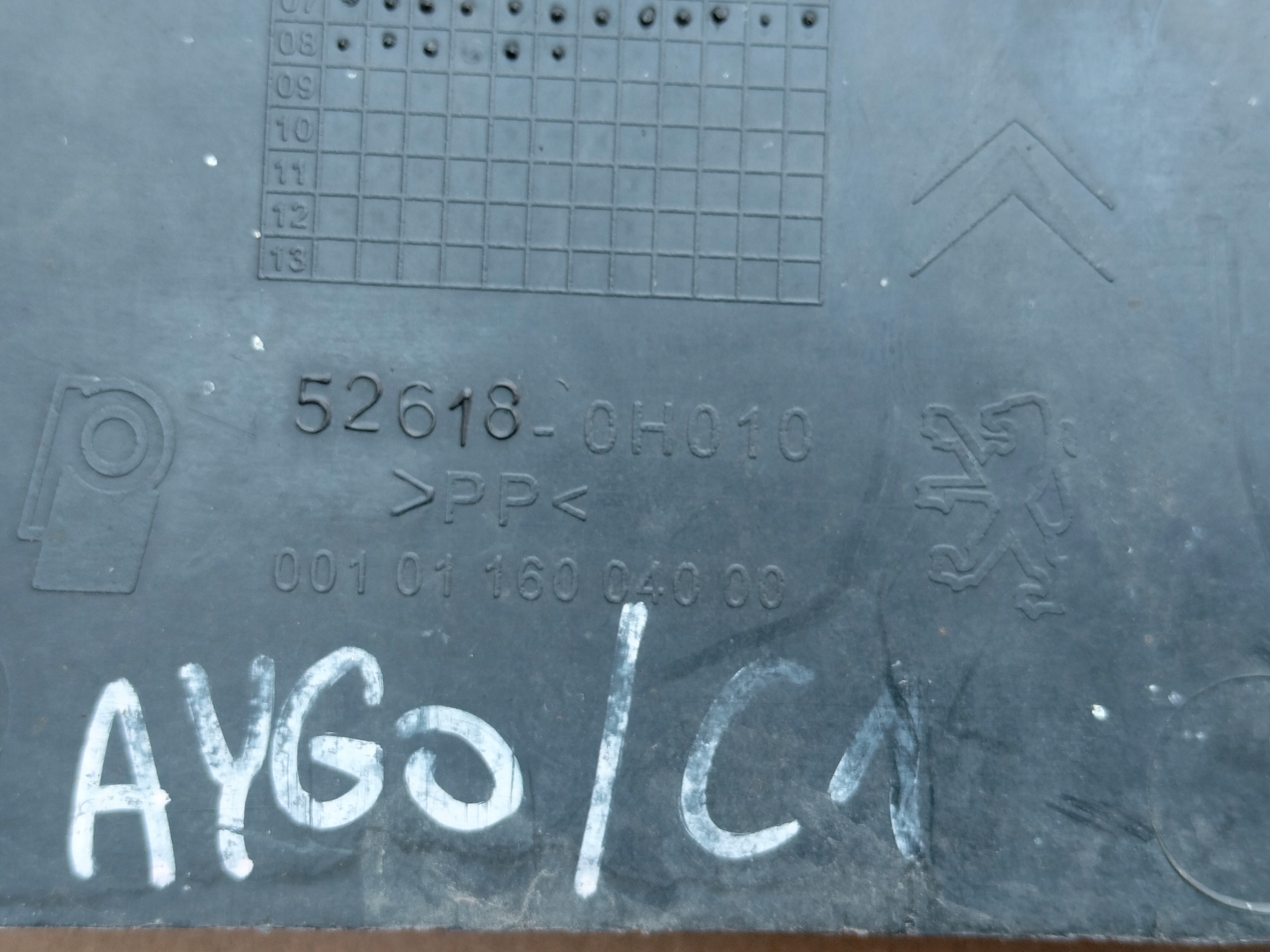 TOYOTA AYGO I CITROEN C1 PEUGEOT 107 OSŁONA PŁYTA POD ZDERZAK PRZÓD Producent części Toyota OE