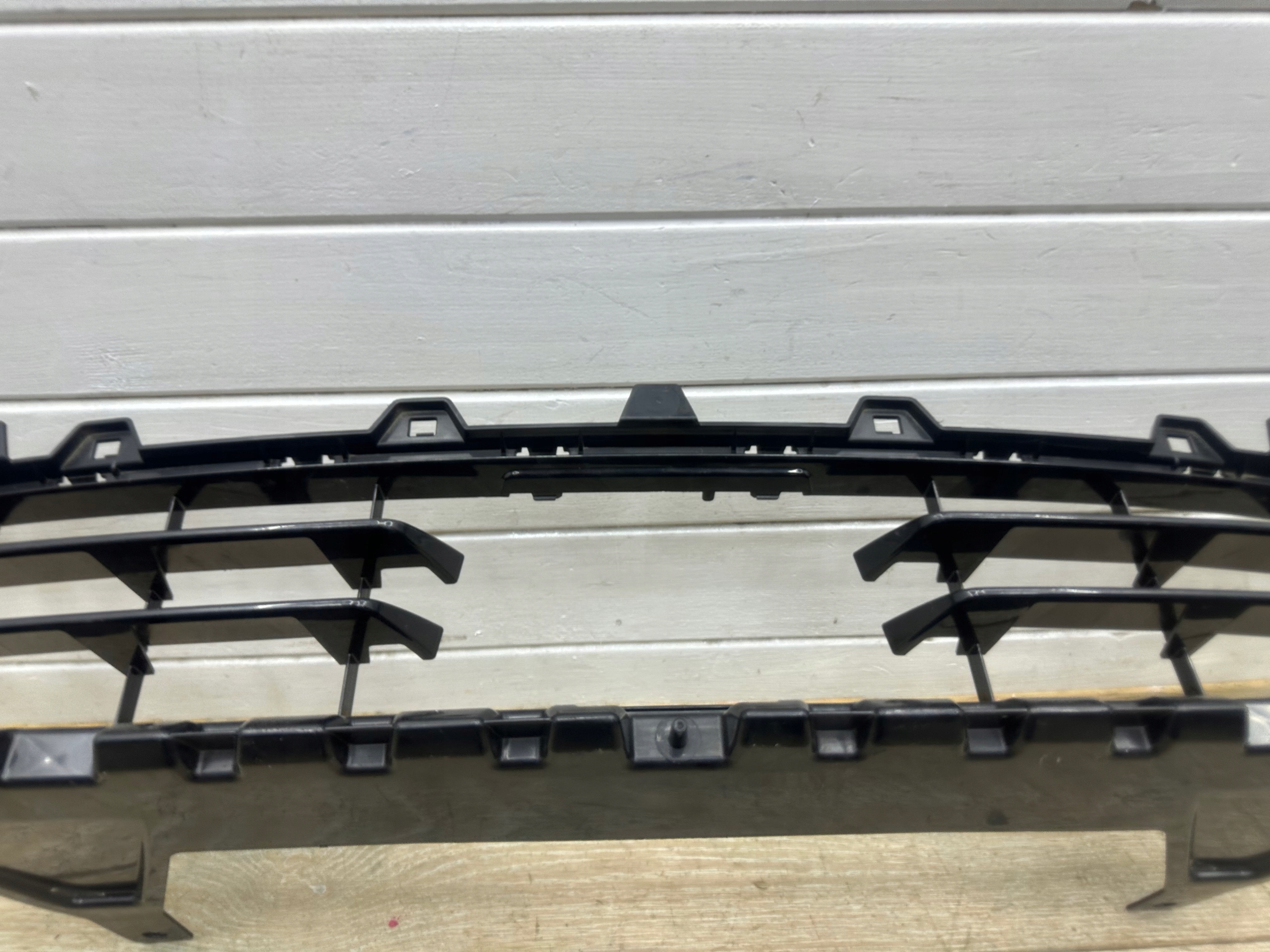 Lüftungsgitter mitte der Stoßstange BMW F44 2 7496957