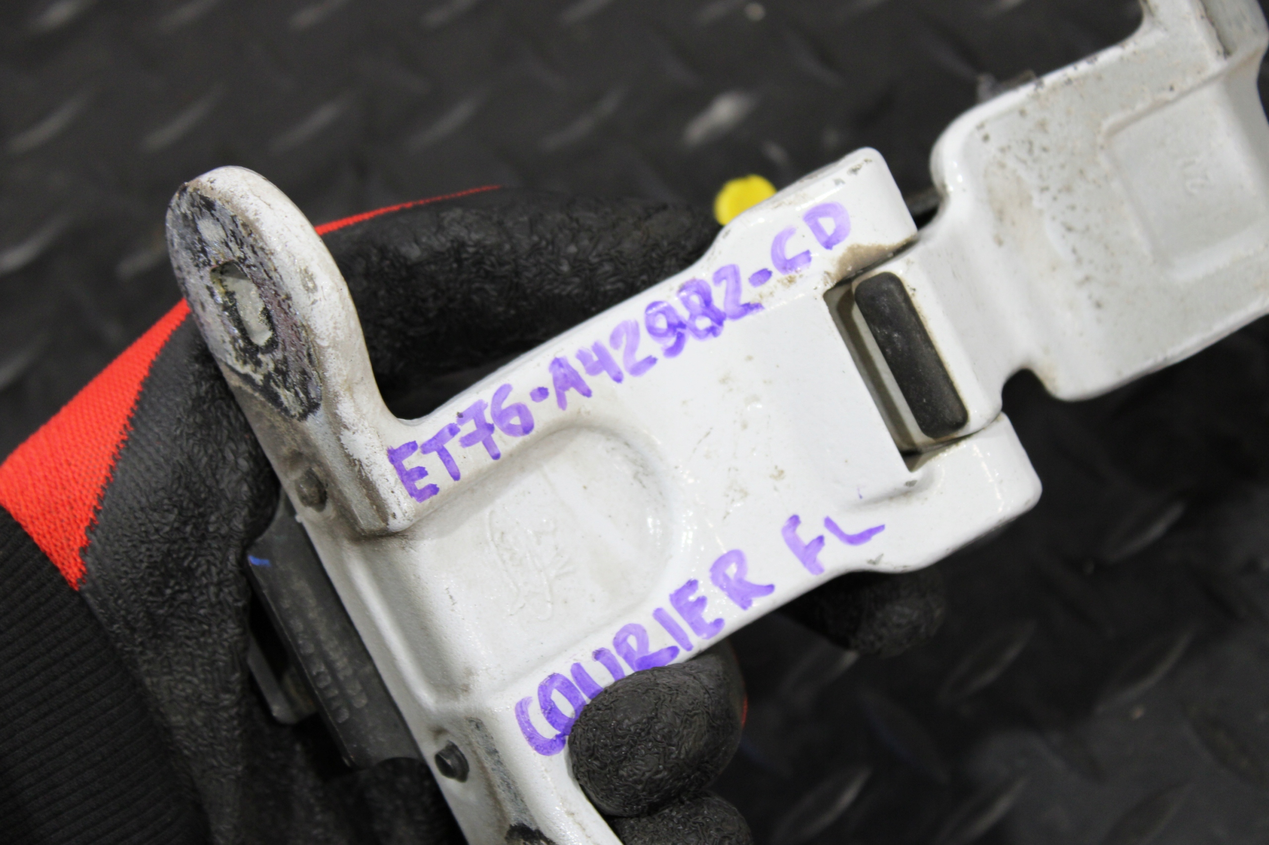 hinge door FORD TRANSIT COURIER LIFT ET76-A42982-CD
