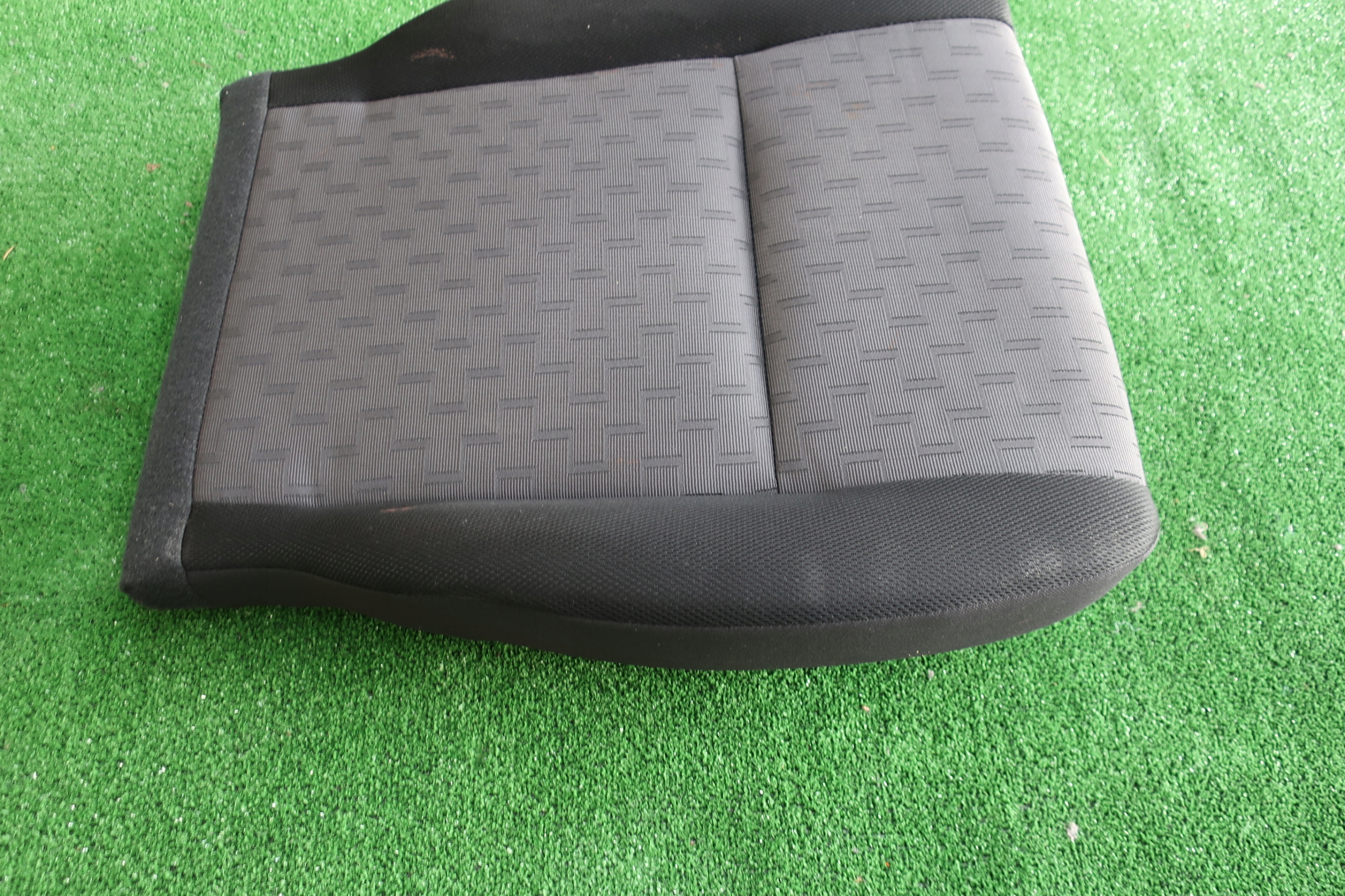 SIEDZISKO seat SUZUKI JIMNY left right 2009R