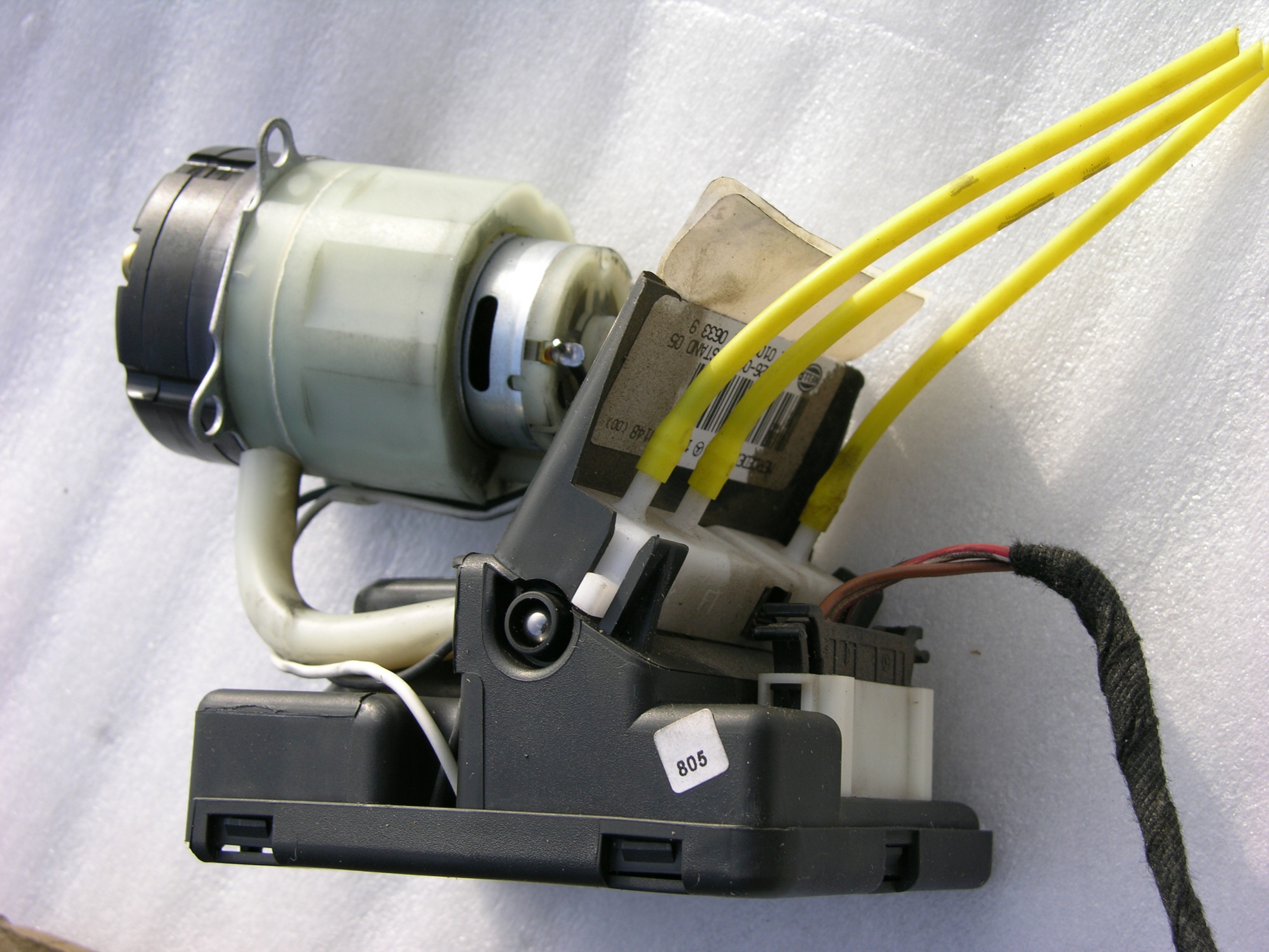 POMPKA CENTRALNEGO ZAMKA MERCEDES W168 A-KLASA