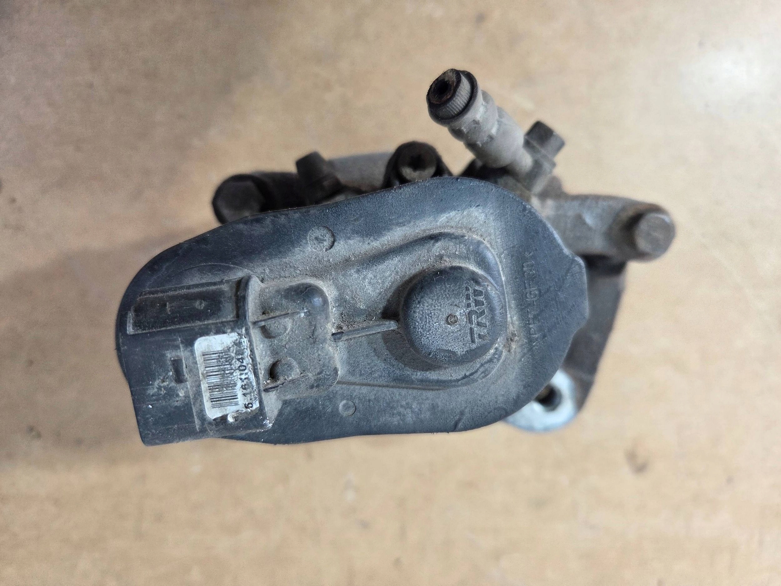 Volvo XC60 and caliper brake rear right 342DD5 (B82)