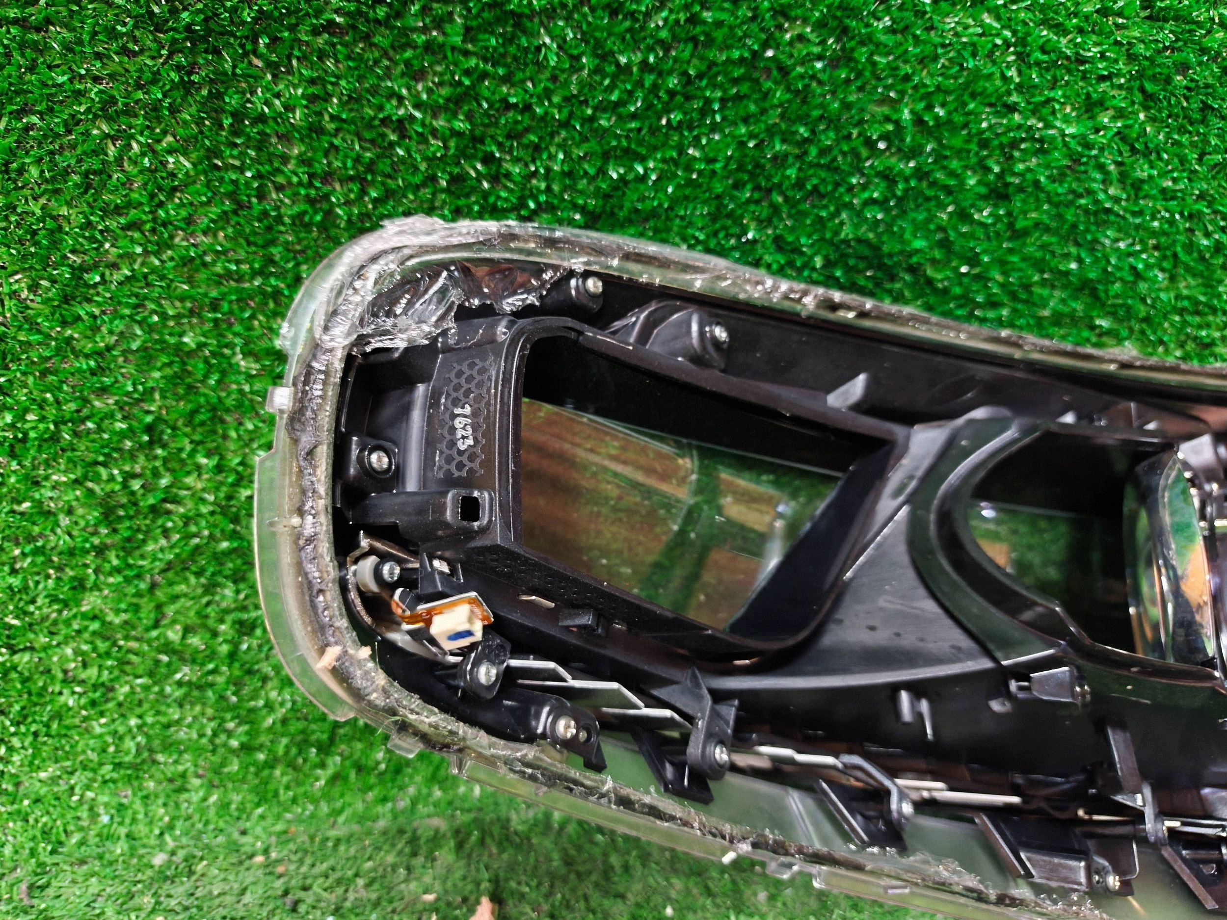 lamp lens REFLEKTORA right front KIA CEED II LED 12- NR.R1510