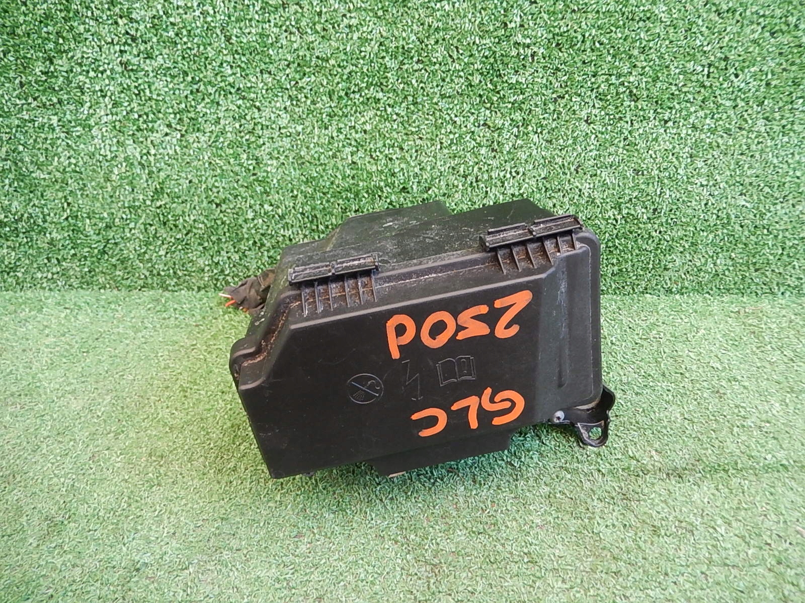 КОРОБКА BEZPIECZNIKOW MERCEDES GLC W25350d