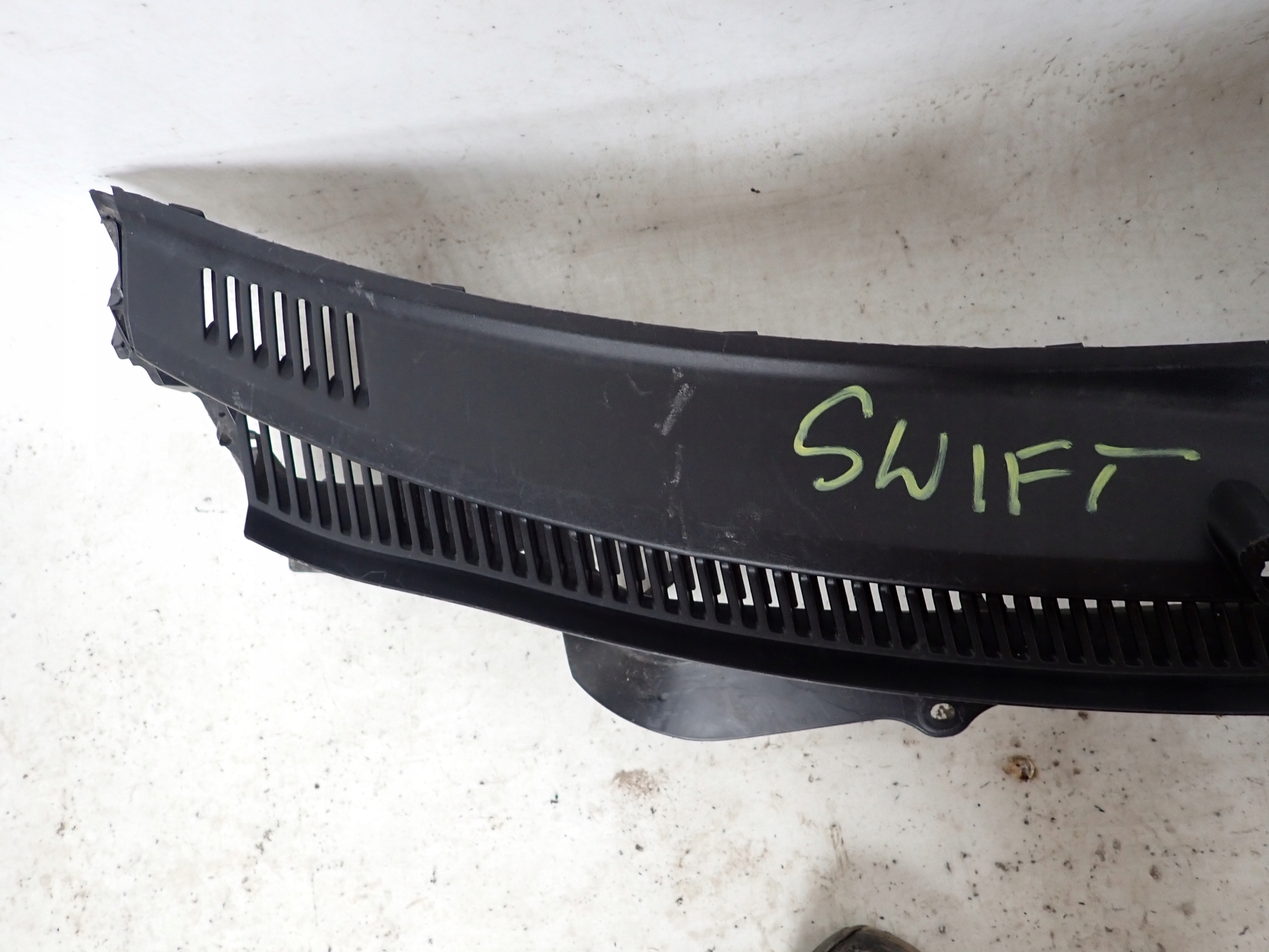 SUZUKI SWIFT MK7 10- torpedo 72331-68L1