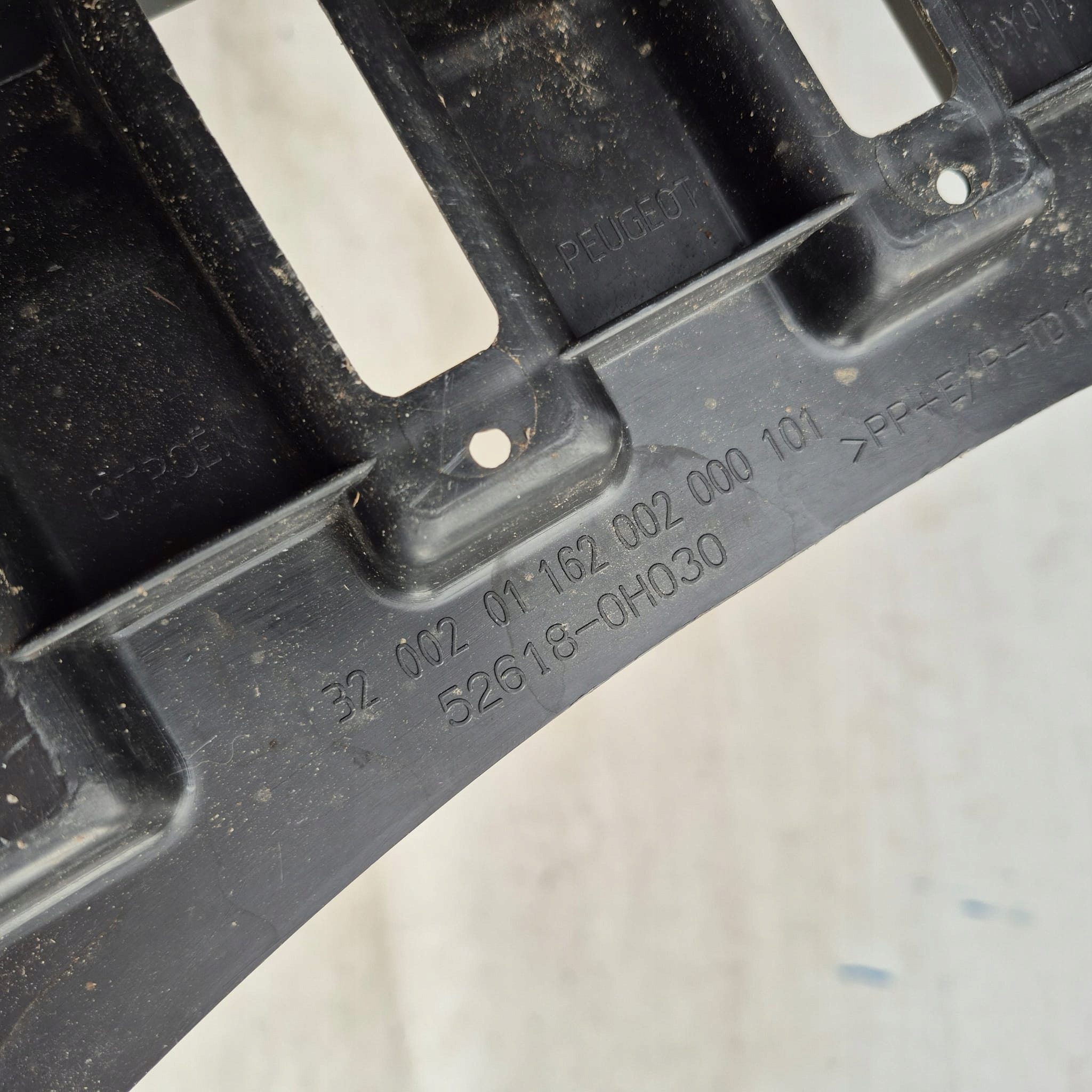 TOYOTA AYGO II 2 14-22 Blende Abdeckung abdeckung unter Stoßstange