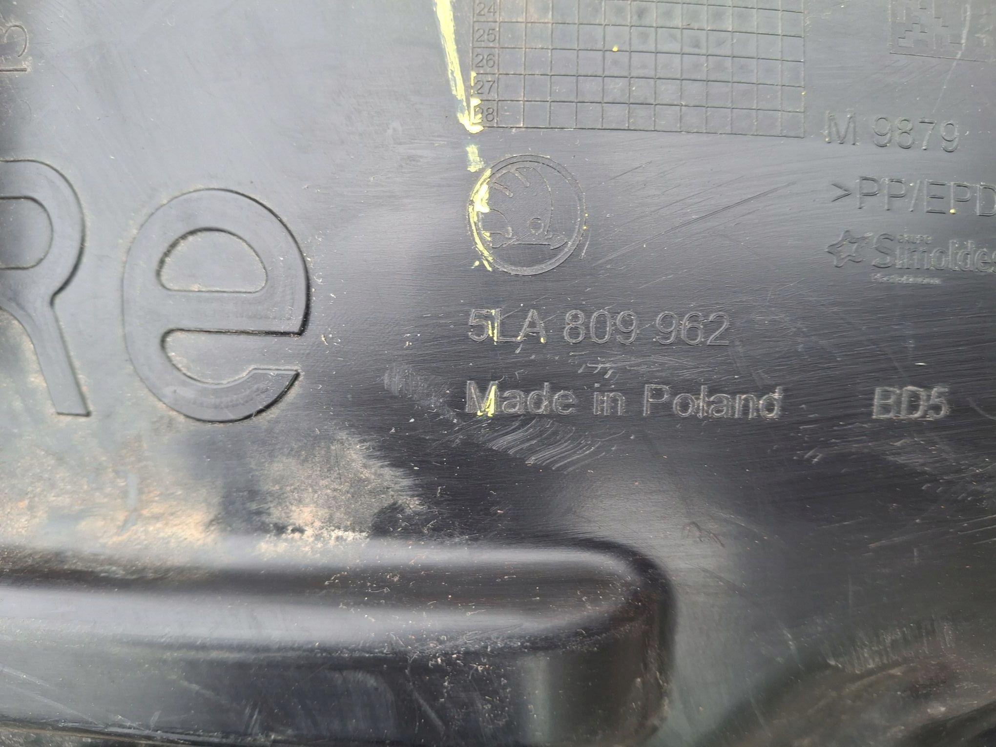 mudguard right front SKODA ENYAQ 2020R->