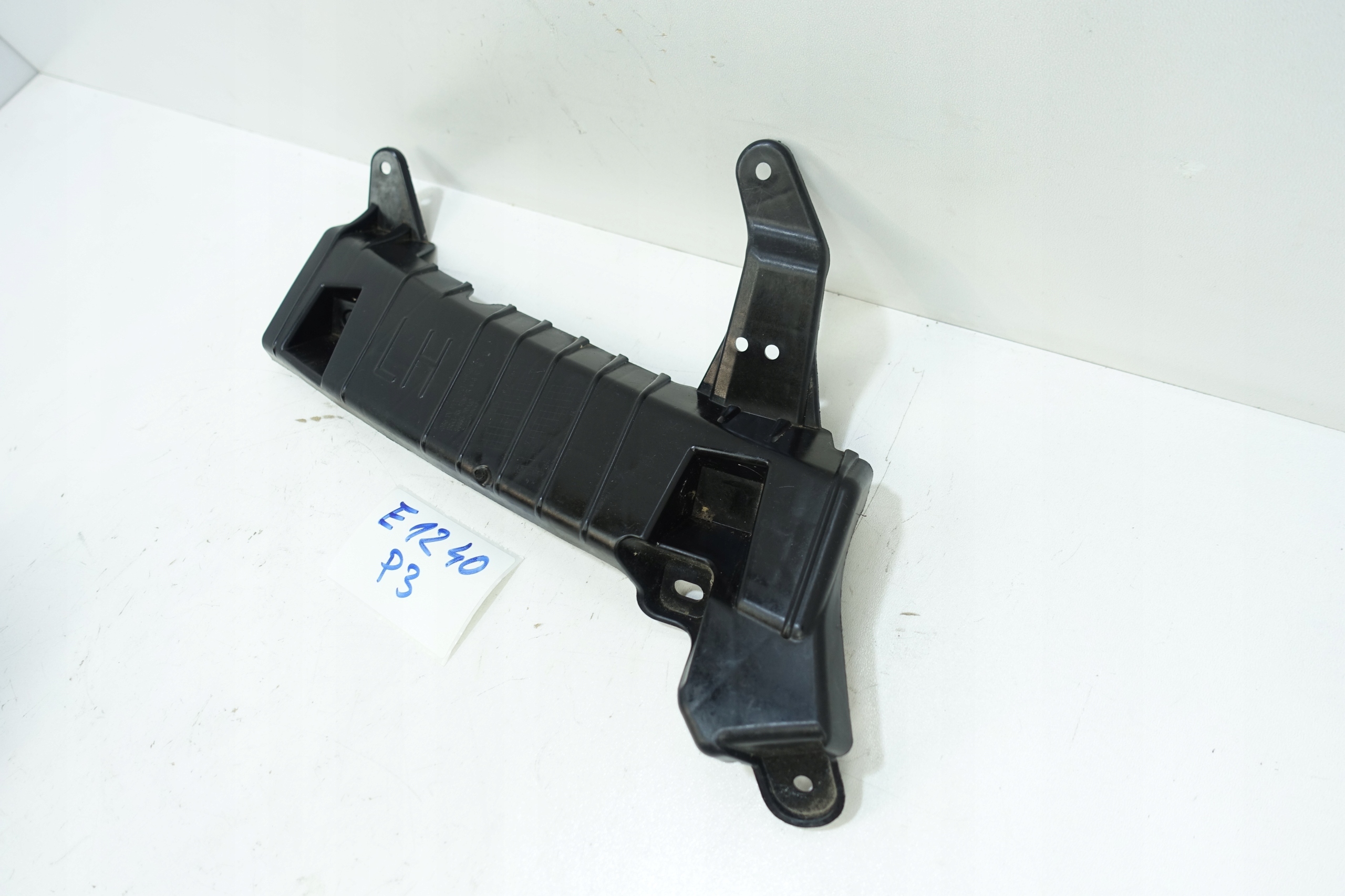 bumper bracket lights left rear part HYUNDAI KONA