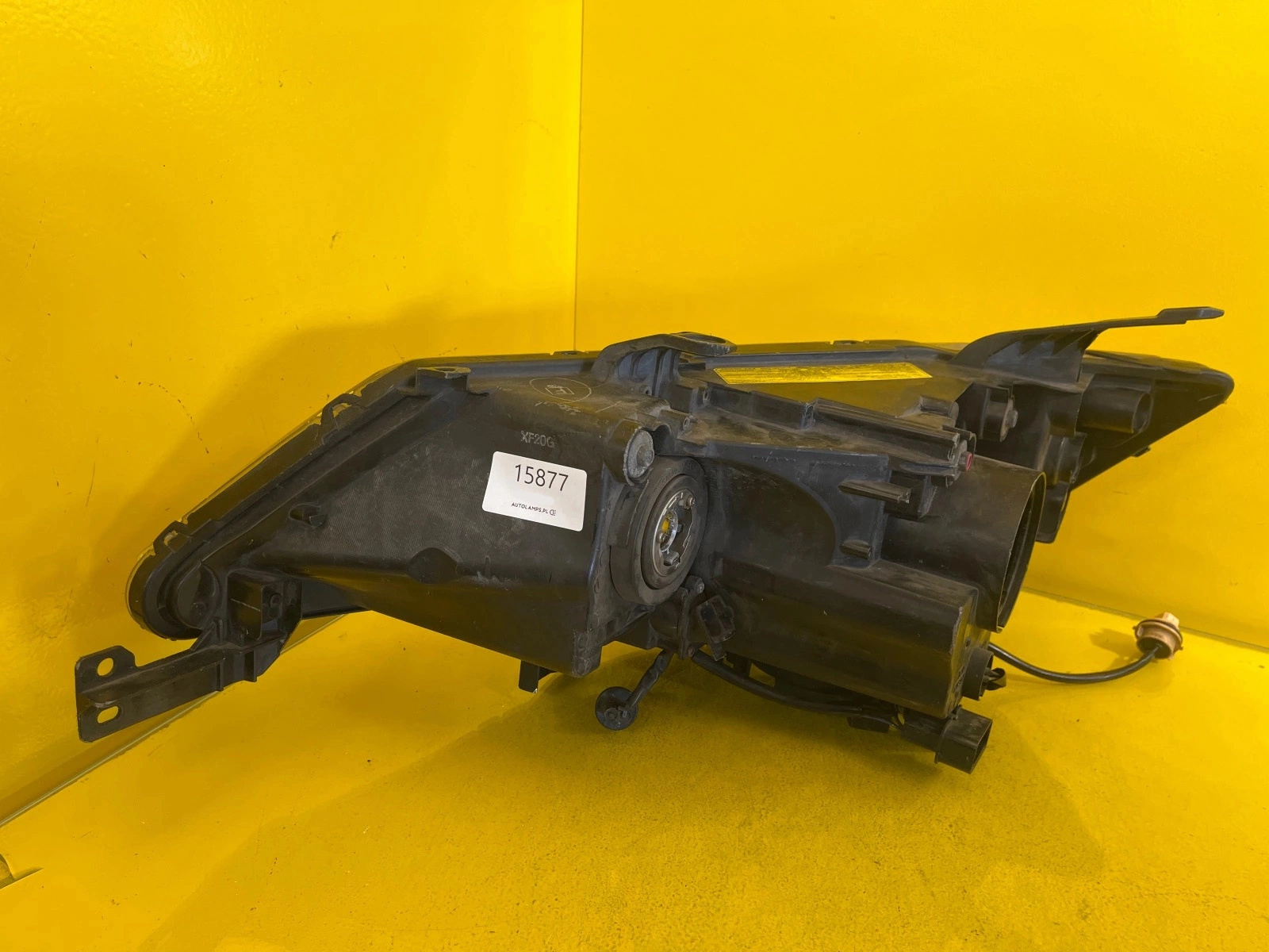 light right MITSUBISHI OUTLANDER II 06-10 XENON