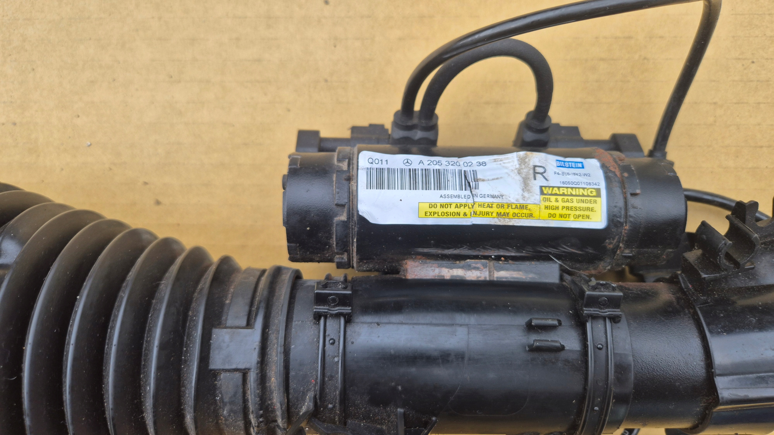shock absorber front front right 2053200238 2053200525 MERCEDES W205