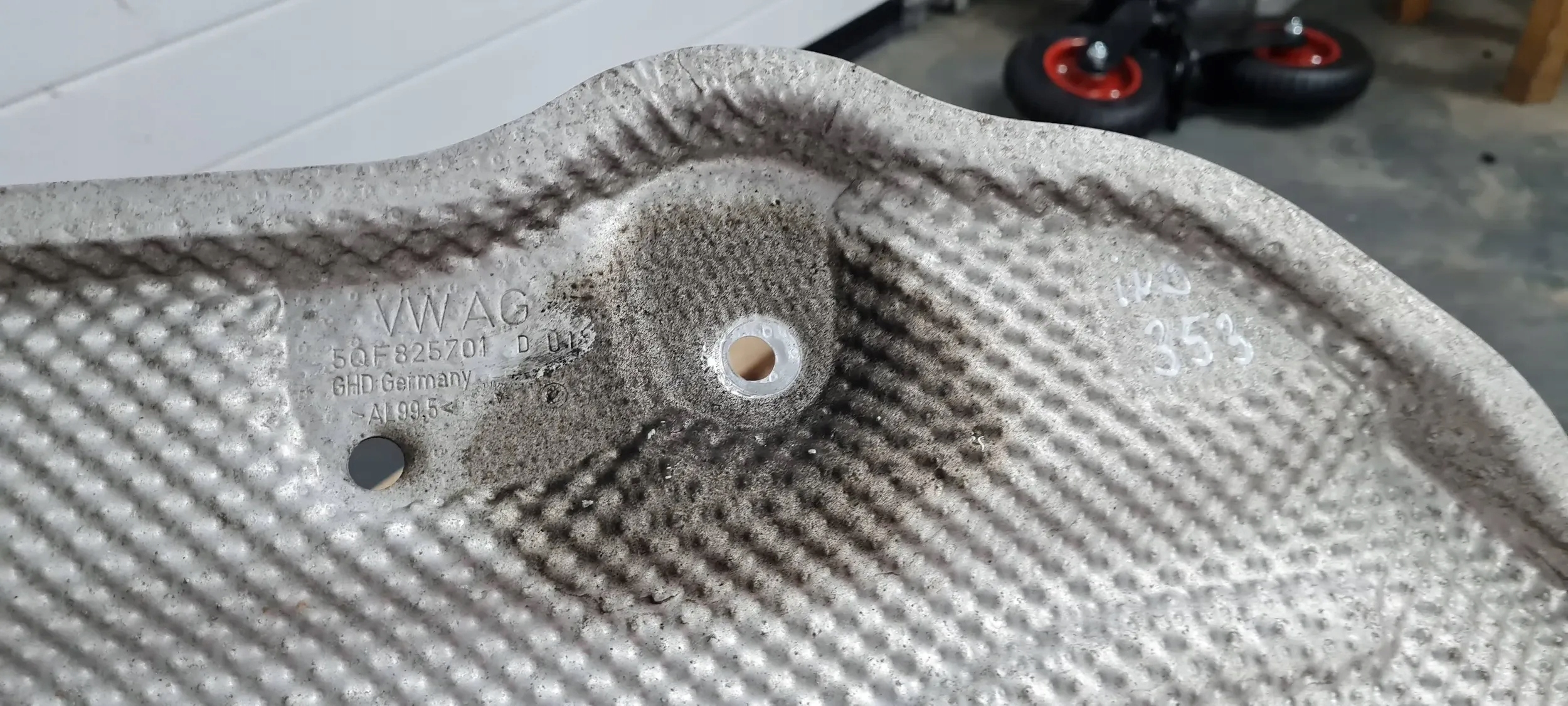 Q3 80A BLENDE ABDECKUNG TERMICZNA UNTERFAHRSCHUTZ 5QF825701D