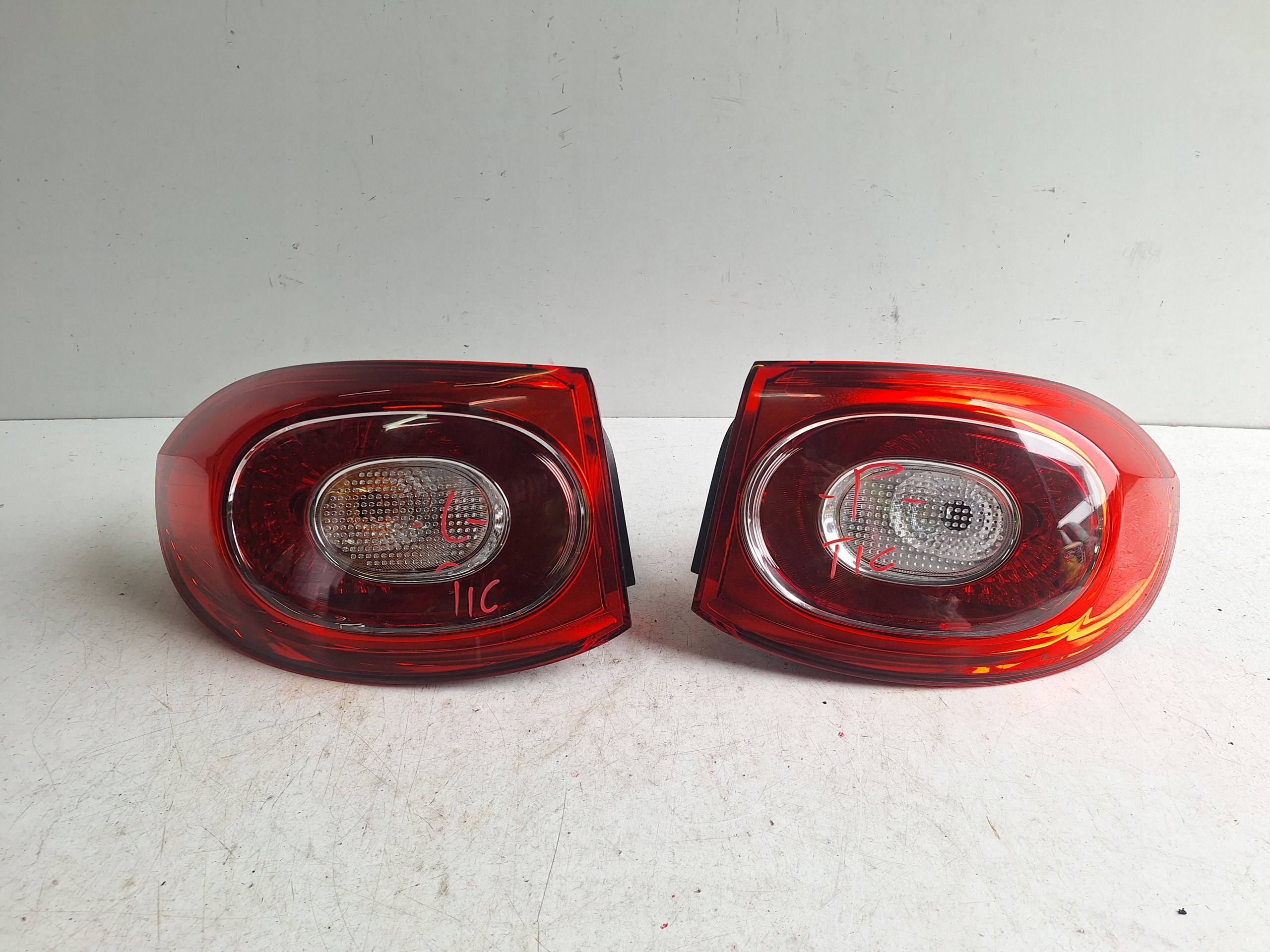 VOLKSWAGEN TIGUAN and 5N0 08-11 light left