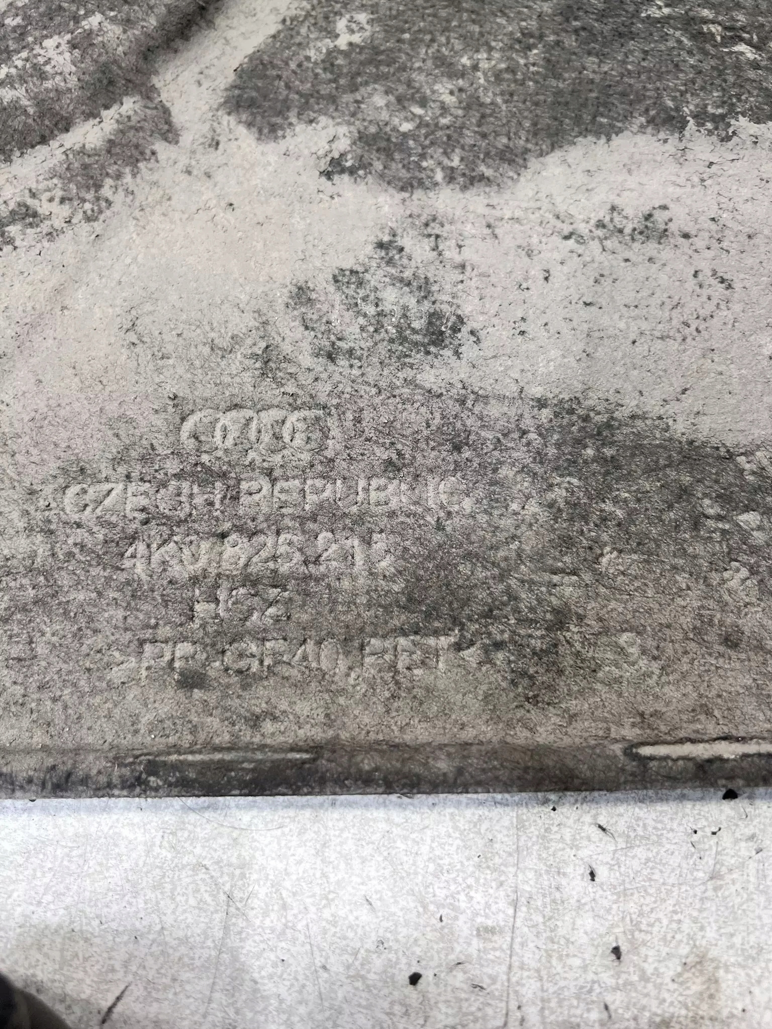 cover chassis left rear part AUDI A6 C8 4K0825215H 108/26