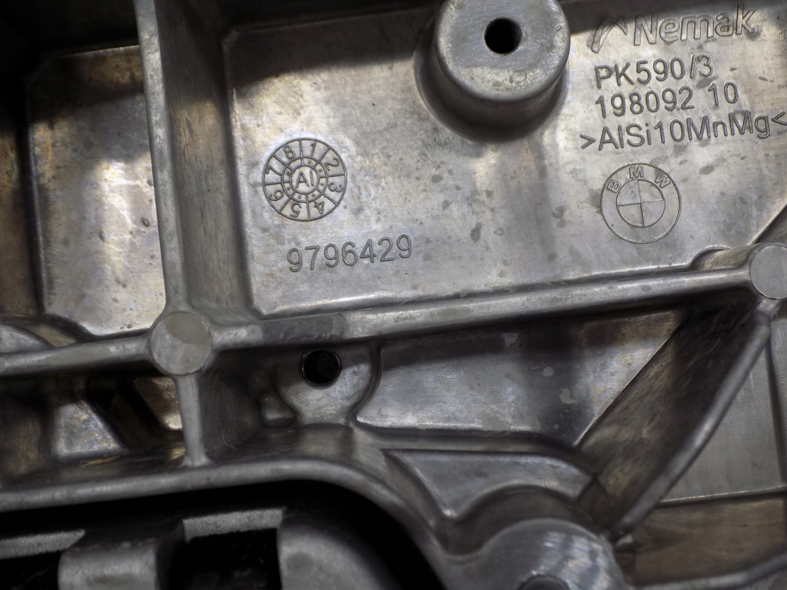 BMW IX1 X1 U11 holder of the engine front 9796429