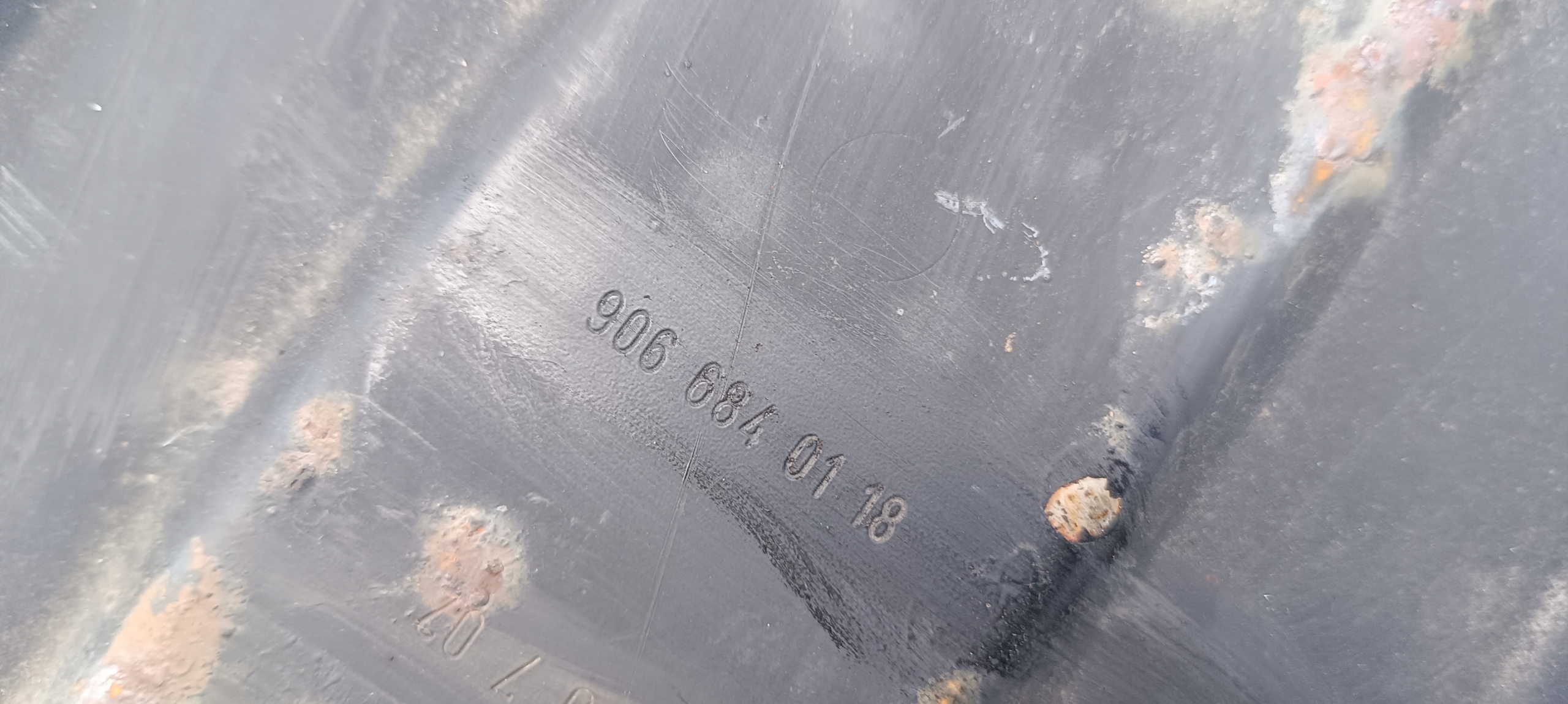 Blende Abdeckung AKUMULATORA MERCEDES SPRINTER W906 9066840118