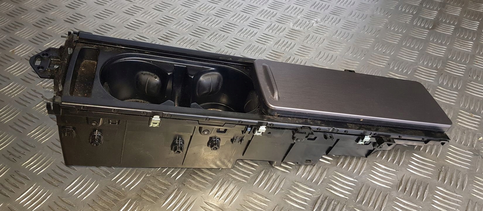 JPLA-048196-A JPLA048196A - Range Rover SPORT L494 Lift Decor коробка для зберігання чашок