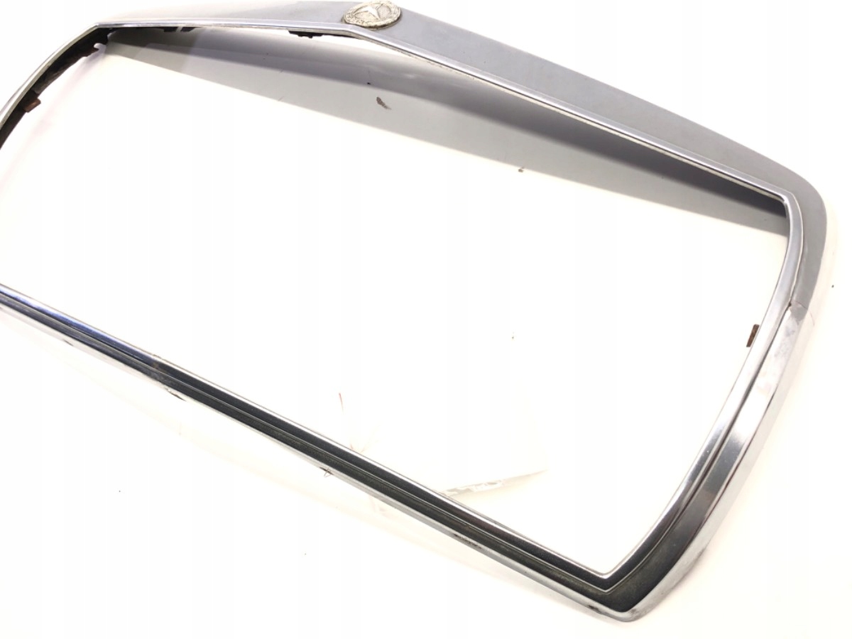 решетка радиатора MERCEDES W123 76-85