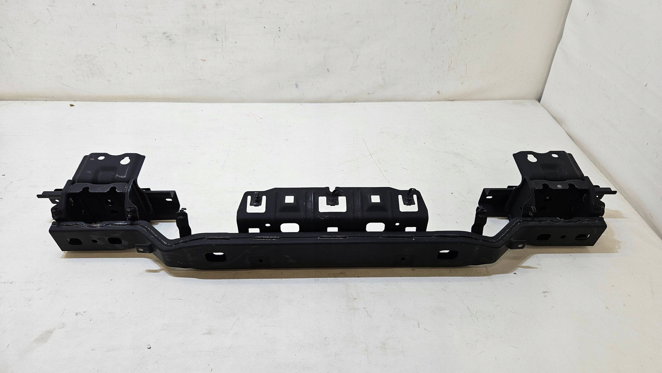 BELKA TYŁ TYLNA ZDERZAK ISUZU D-MAX 2021-