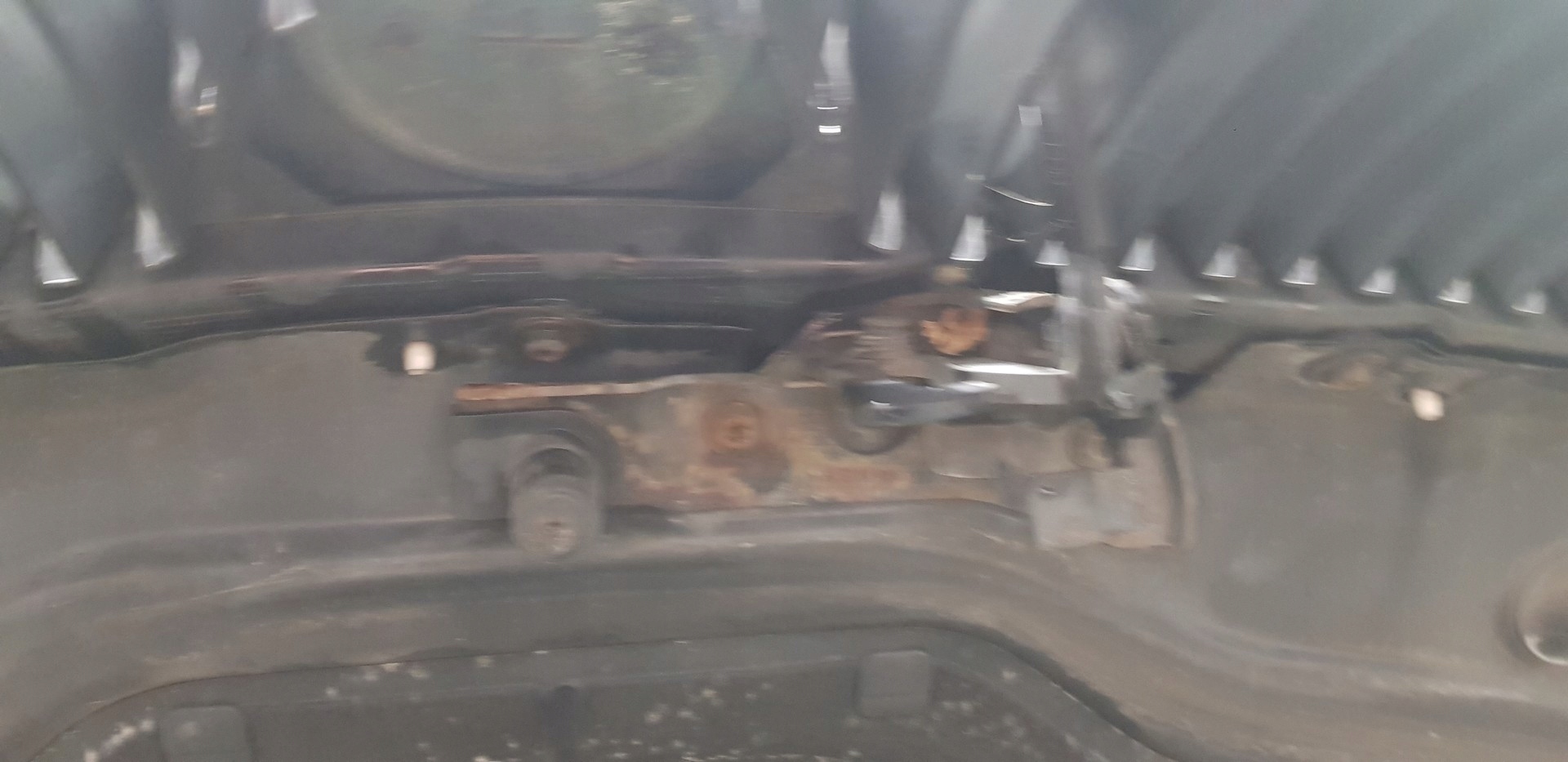 ЗАМОК КАПОТА БОЛТ КАПОТА SKODA SUPERB 01